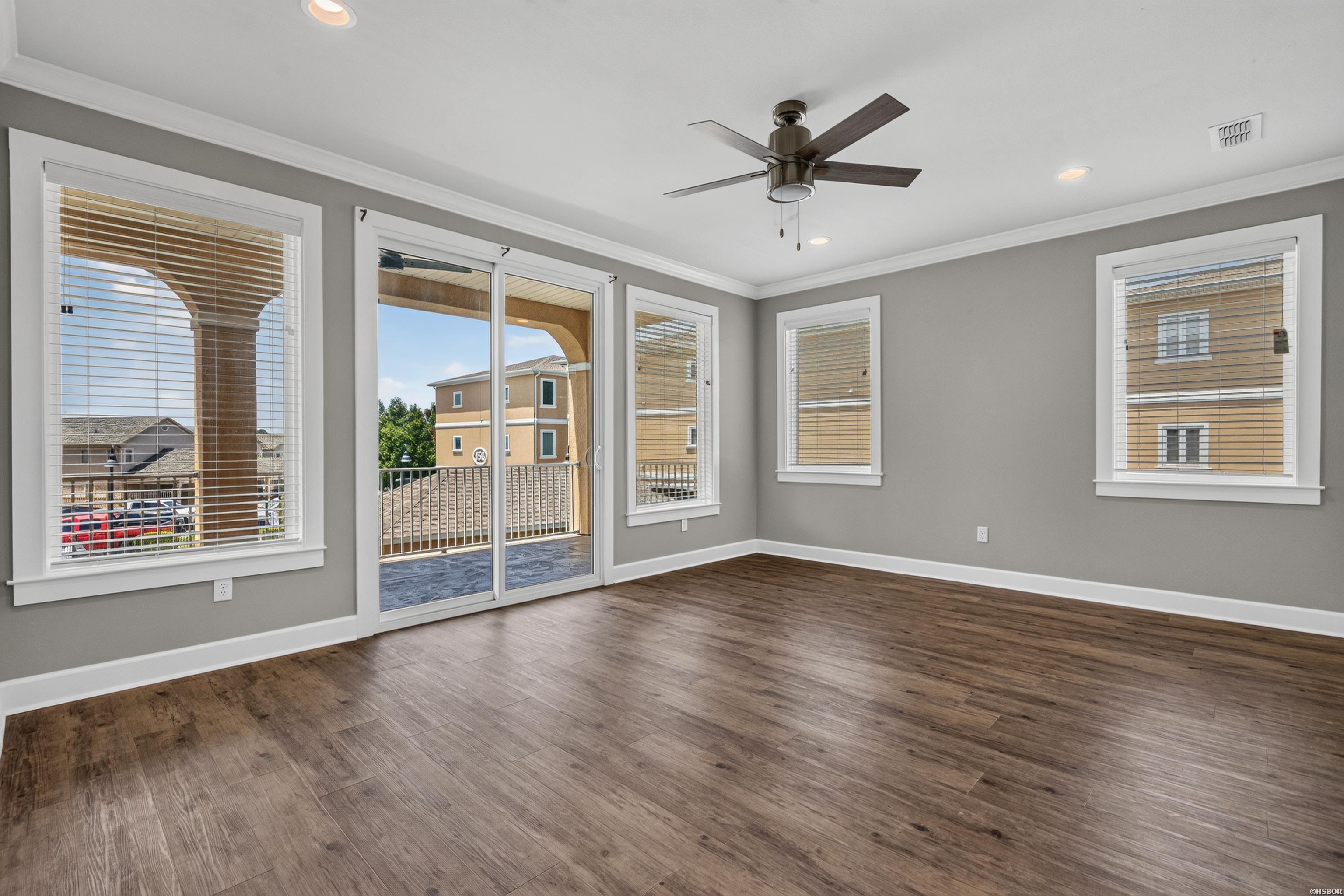 150 Villa Pointe Property Photo 8