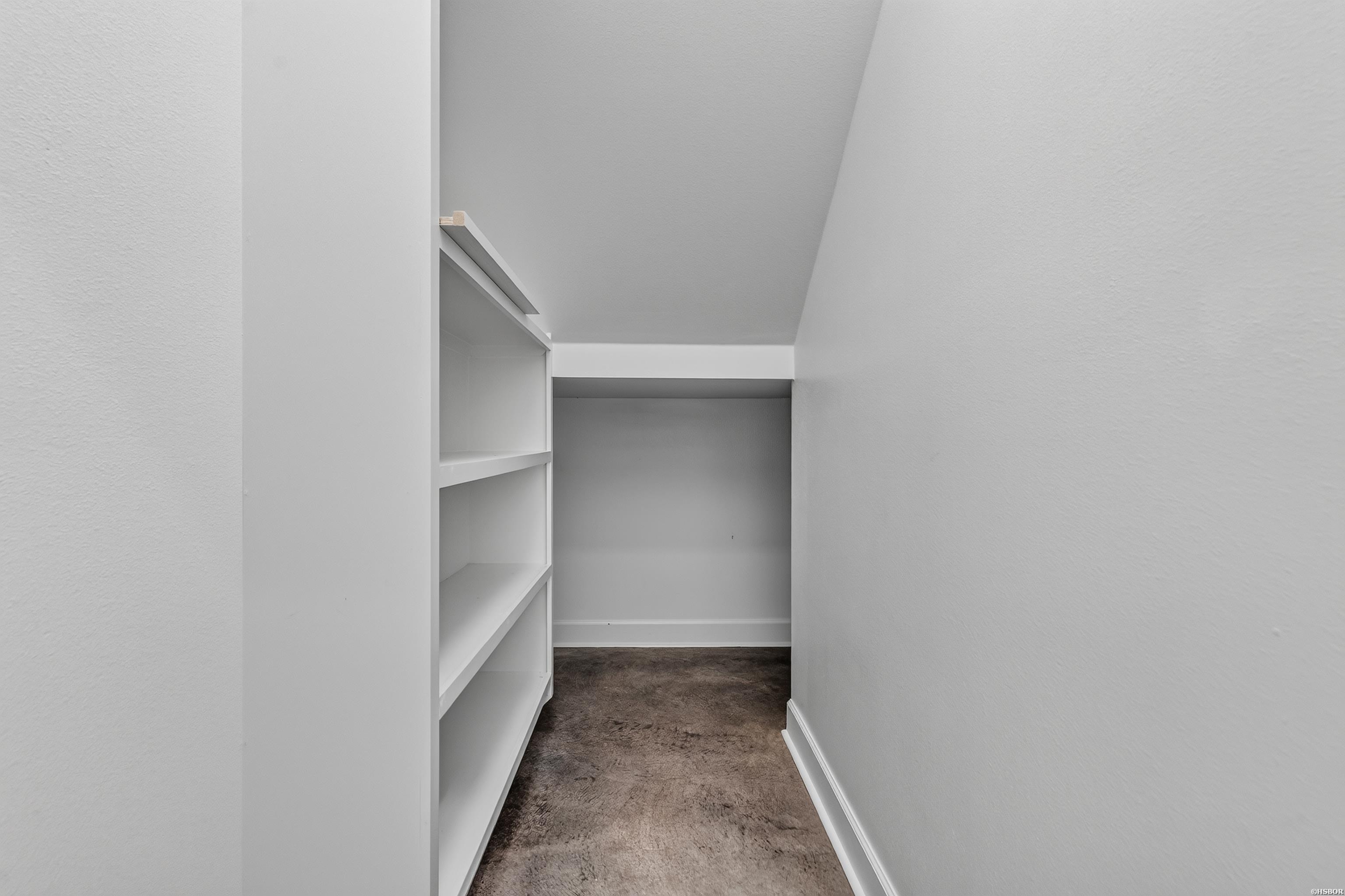 150 Villa Pointe Property Photo 4