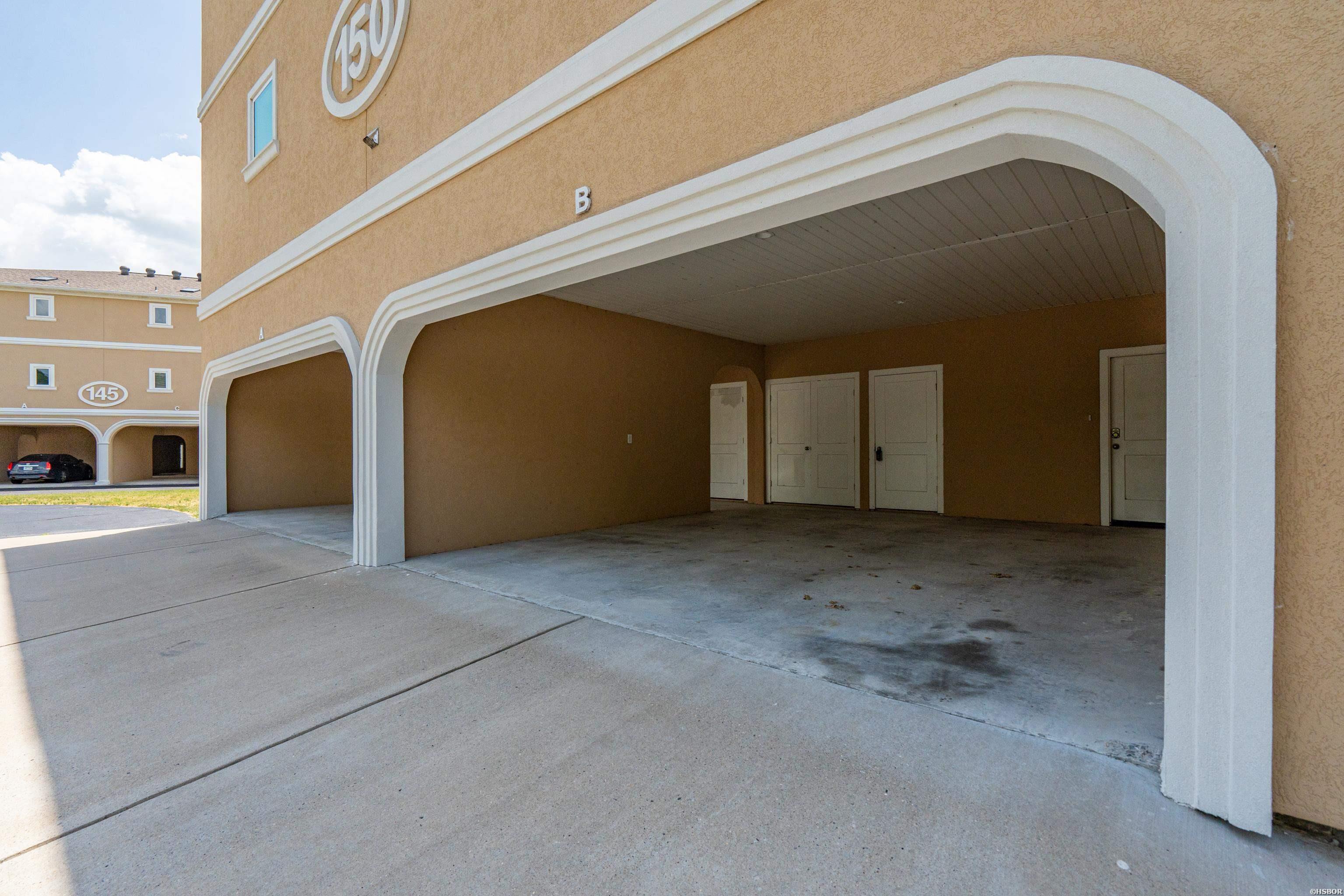 150 Villa Pointe Property Photo 38