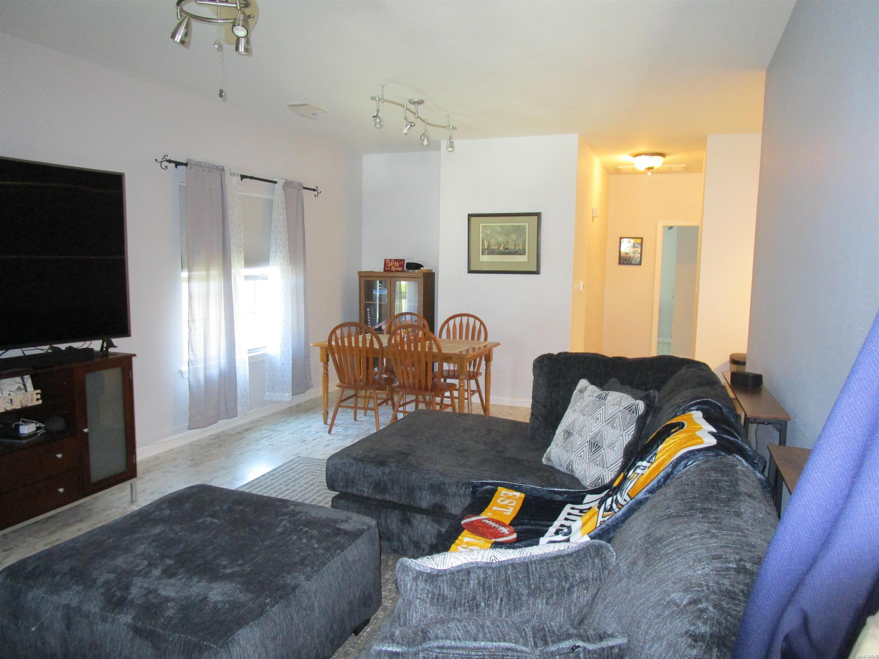 109 Lily Property Photo 6