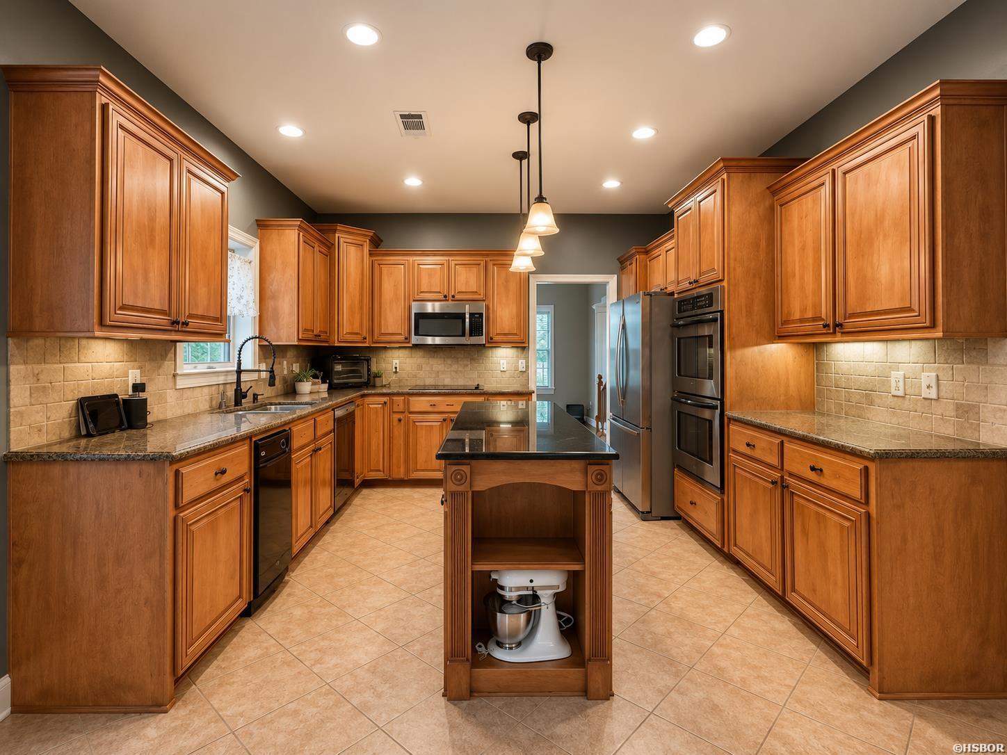 104 Leigh Circle Property Photo 4