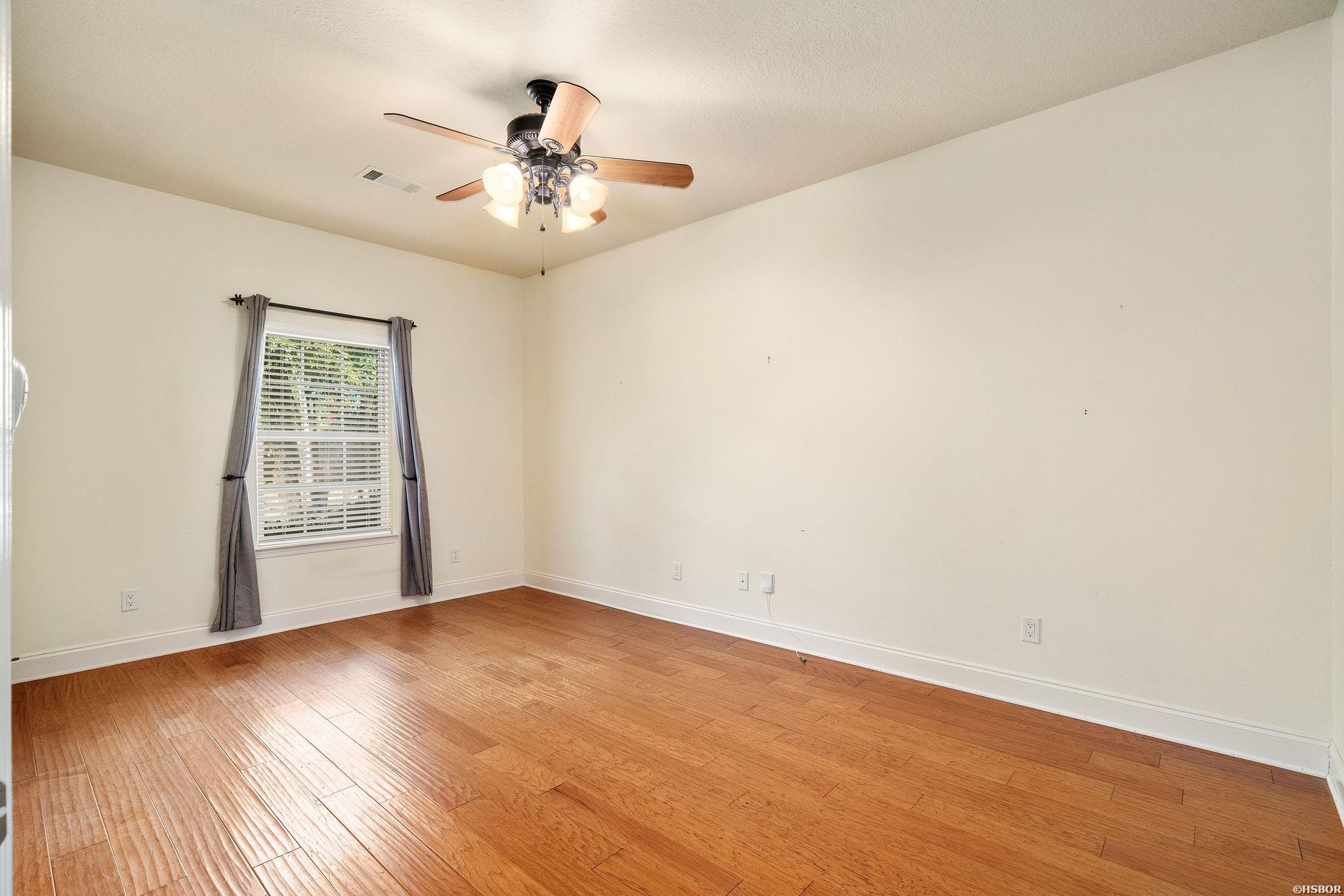 153 Shady Woods Court Property Photo 7