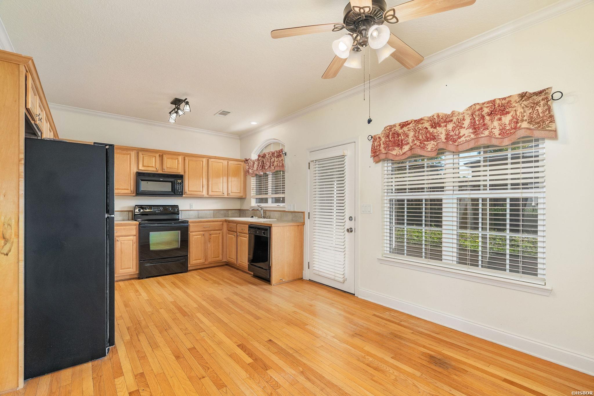 153 Shady Woods Court Property Photo 10