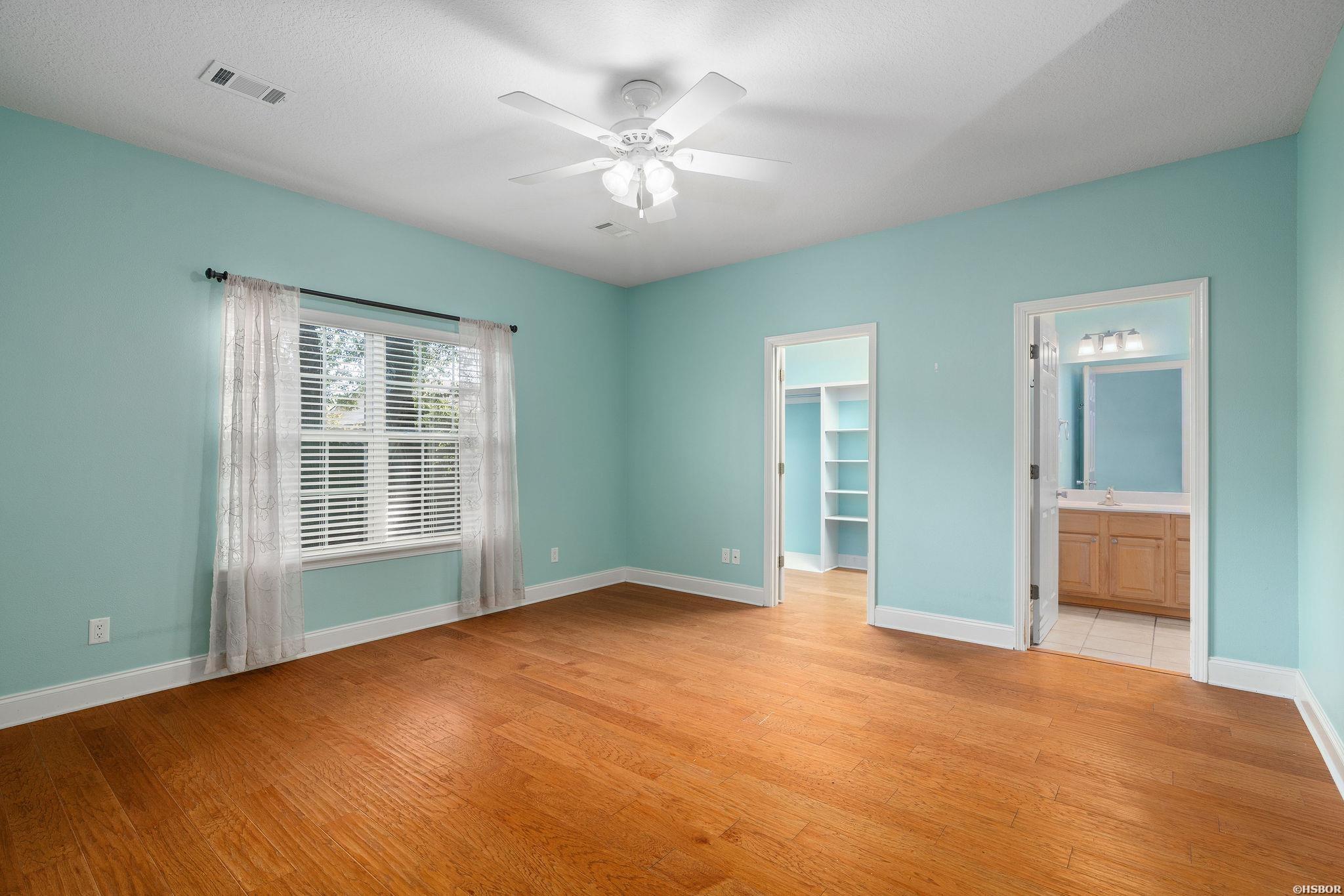 153 Shady Woods Court Property Photo 14