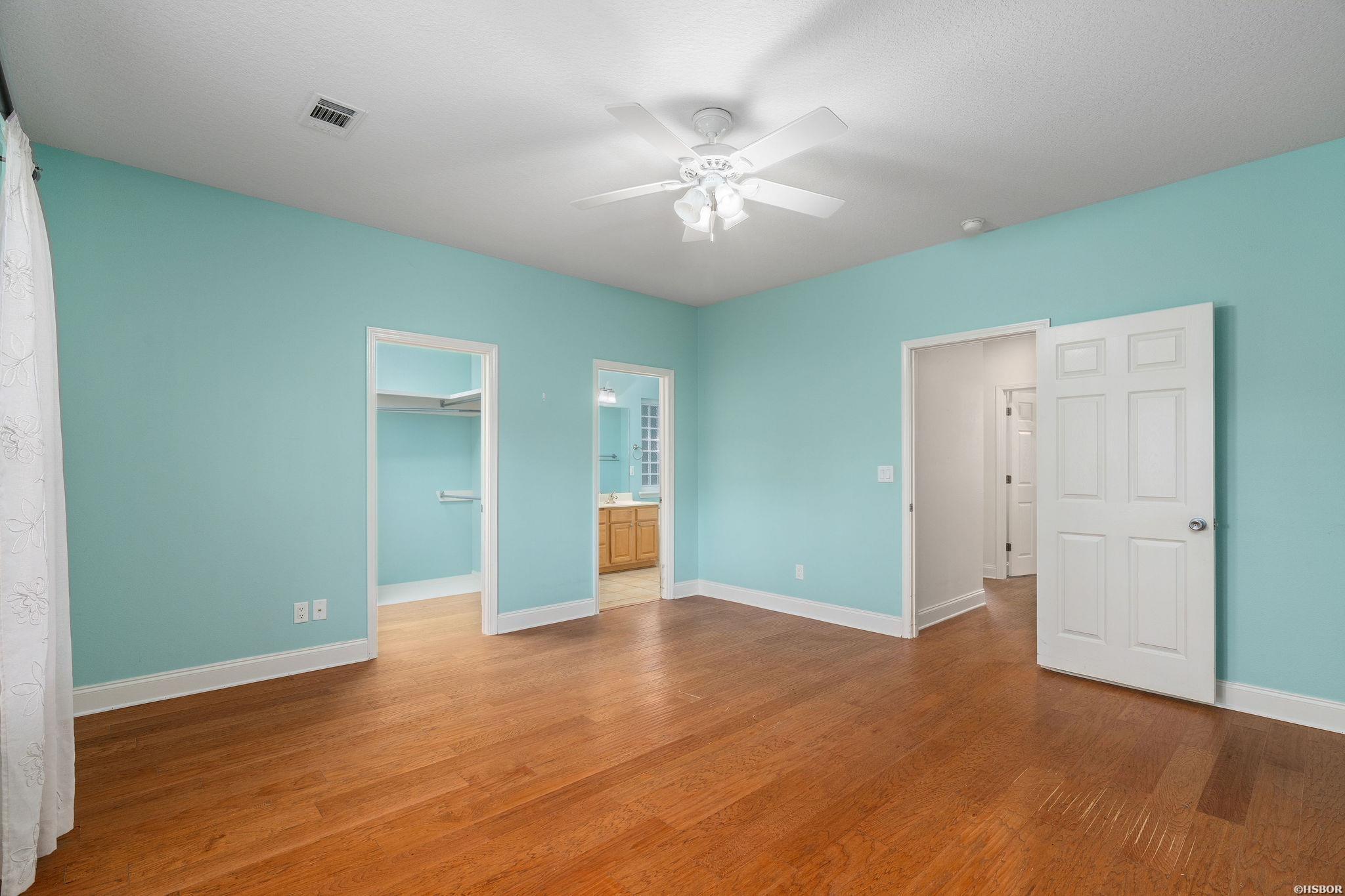 153 Shady Woods Court Property Photo 15