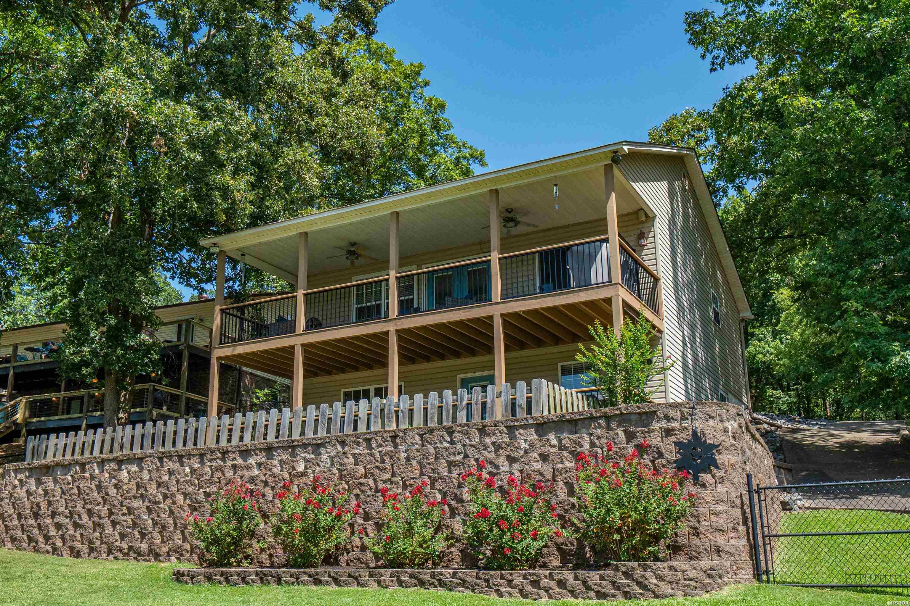 126 Southview Circle Property Photo 3
