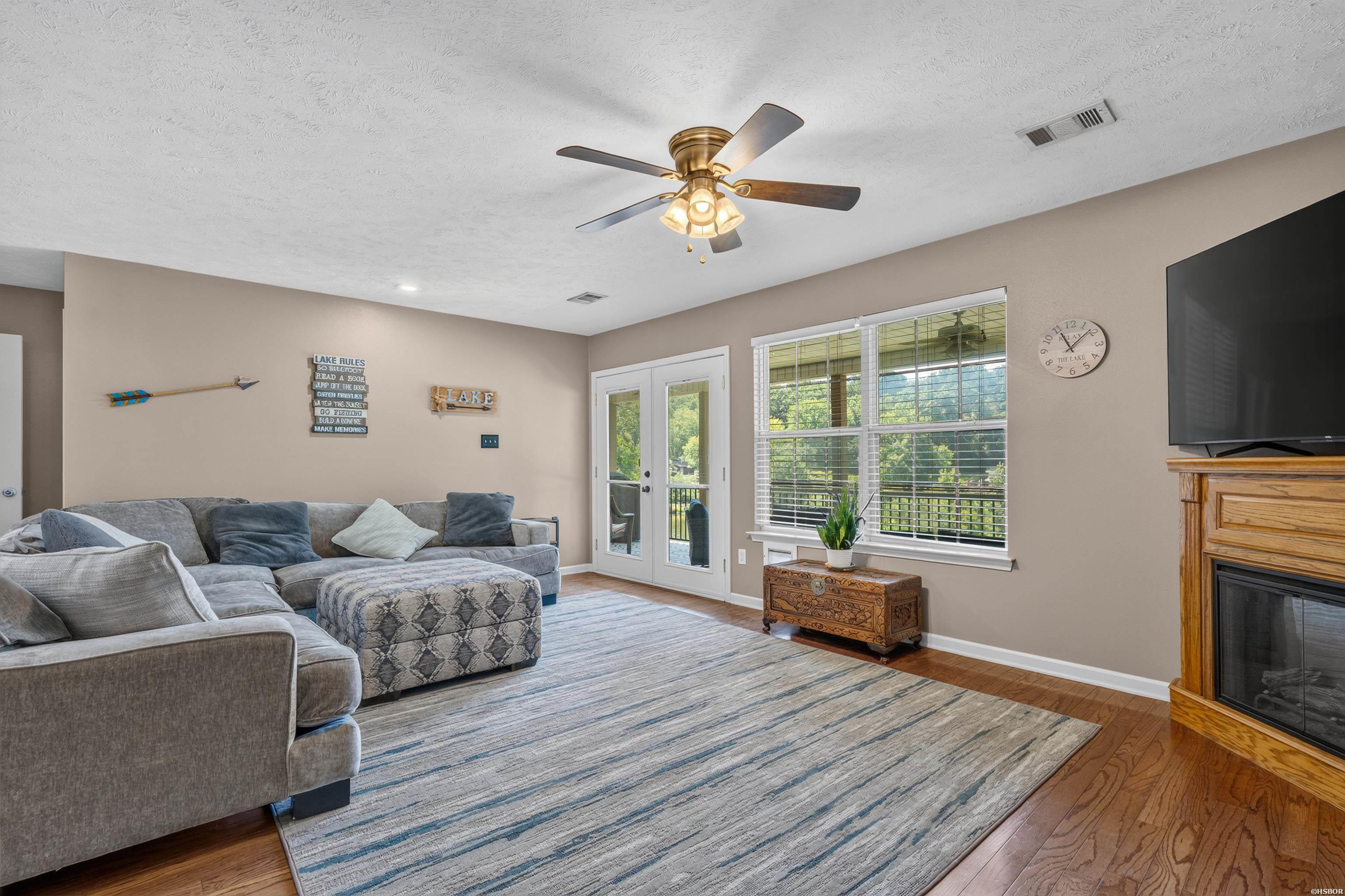 126 Southview Circle Property Photo 10