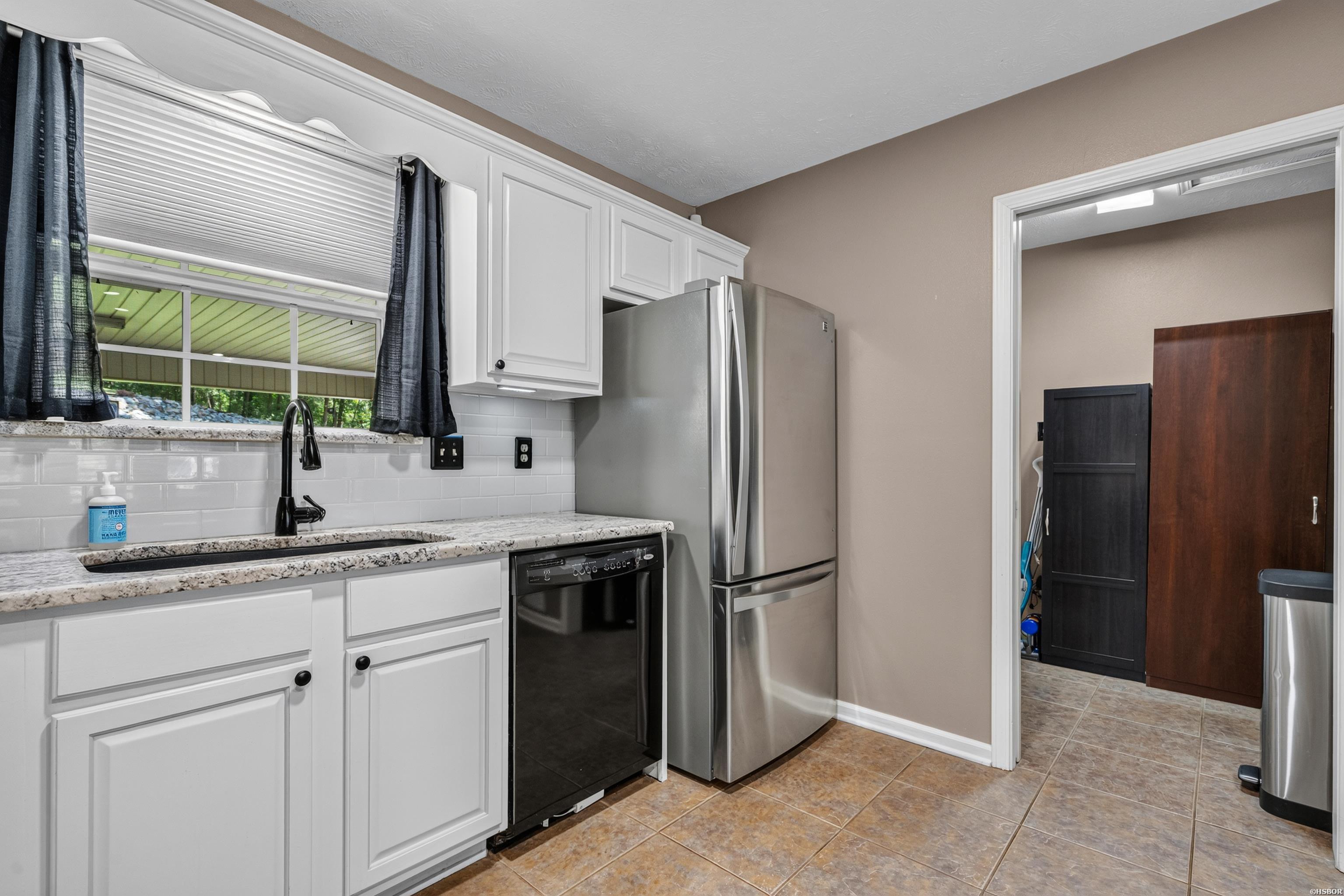 126 Southview Circle Property Photo 15
