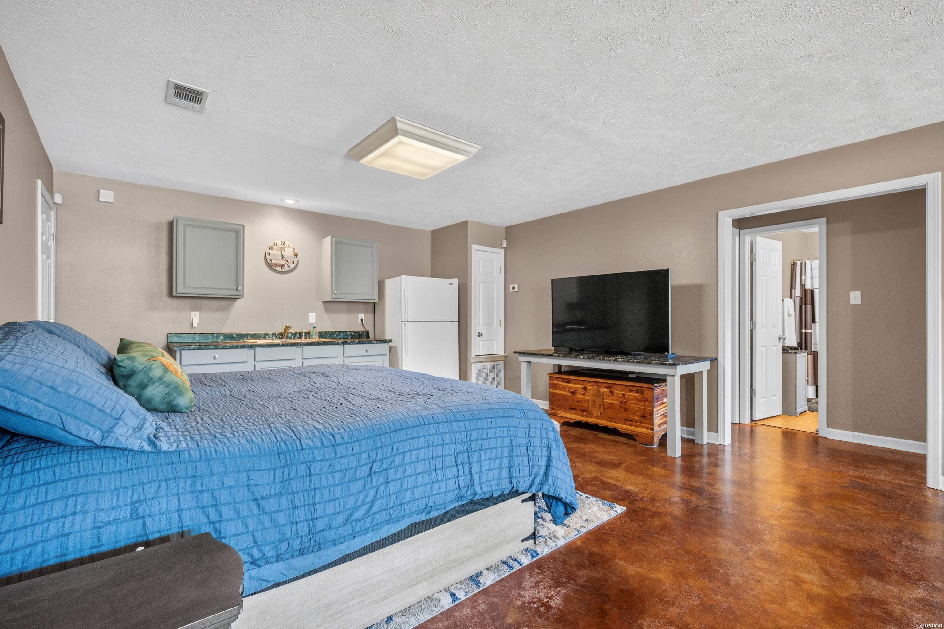 126 Southview Circle Property Photo 30
