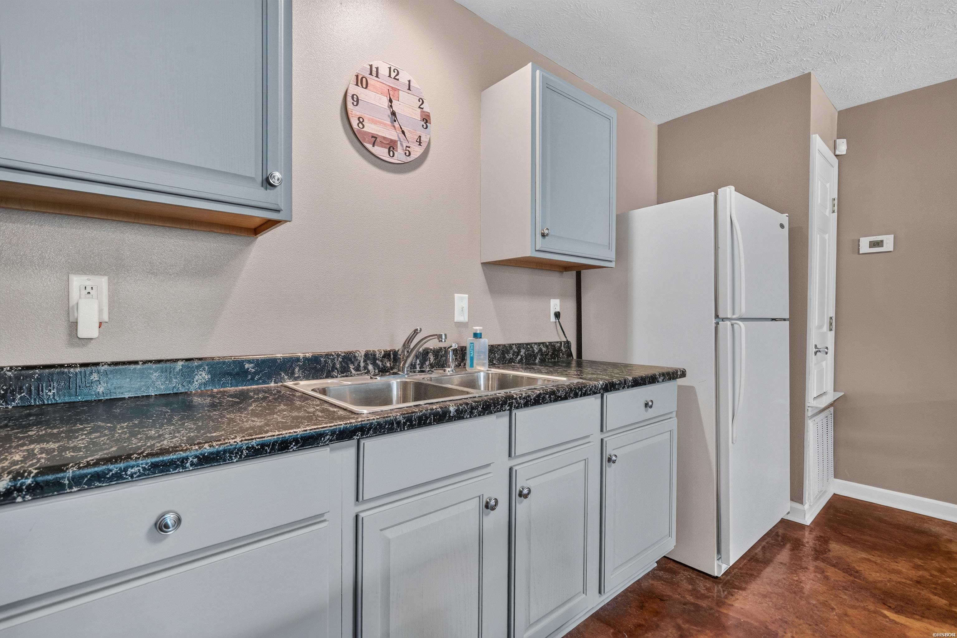 126 Southview Circle Property Photo 33