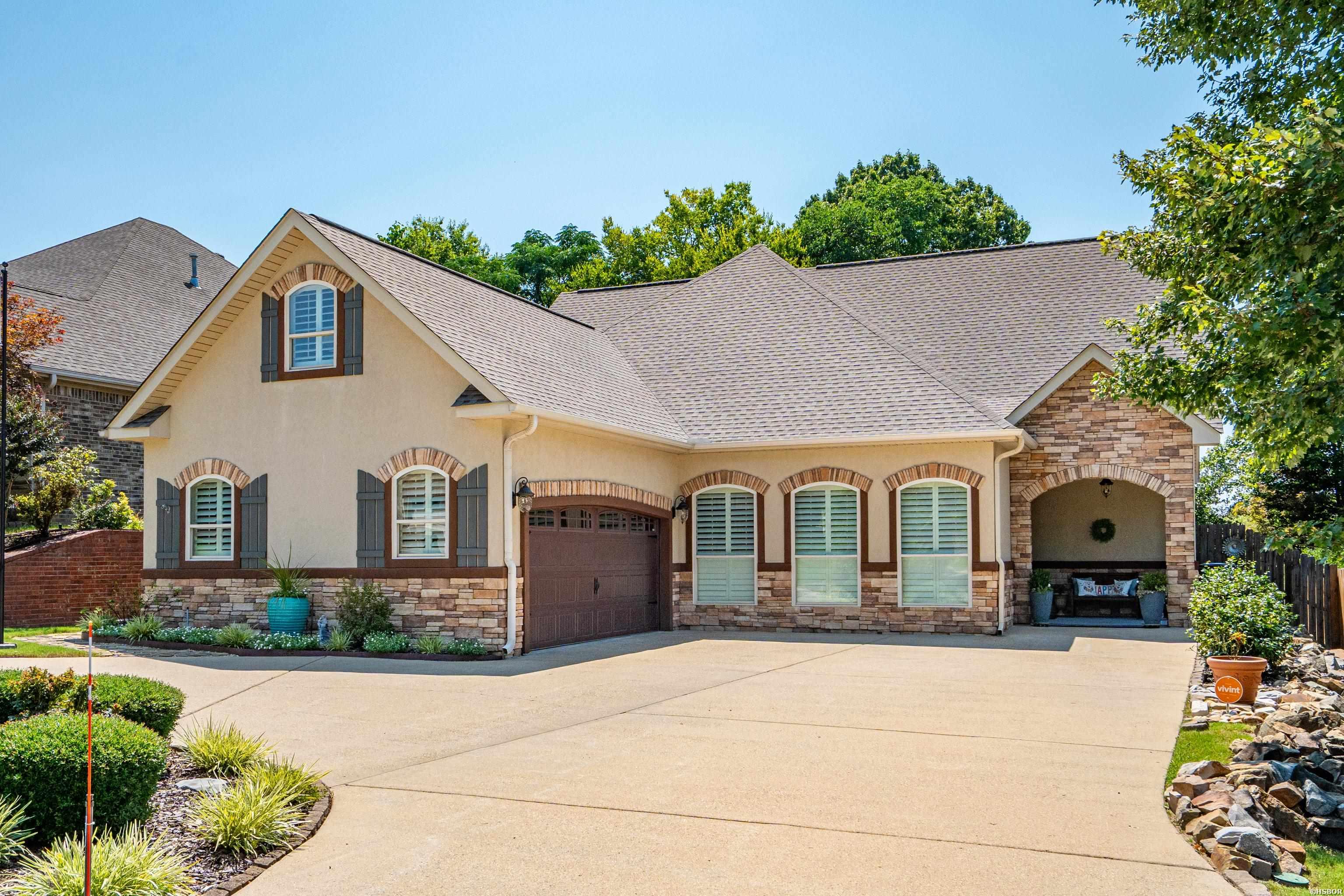426 Willowbend Circle Property Photo 1