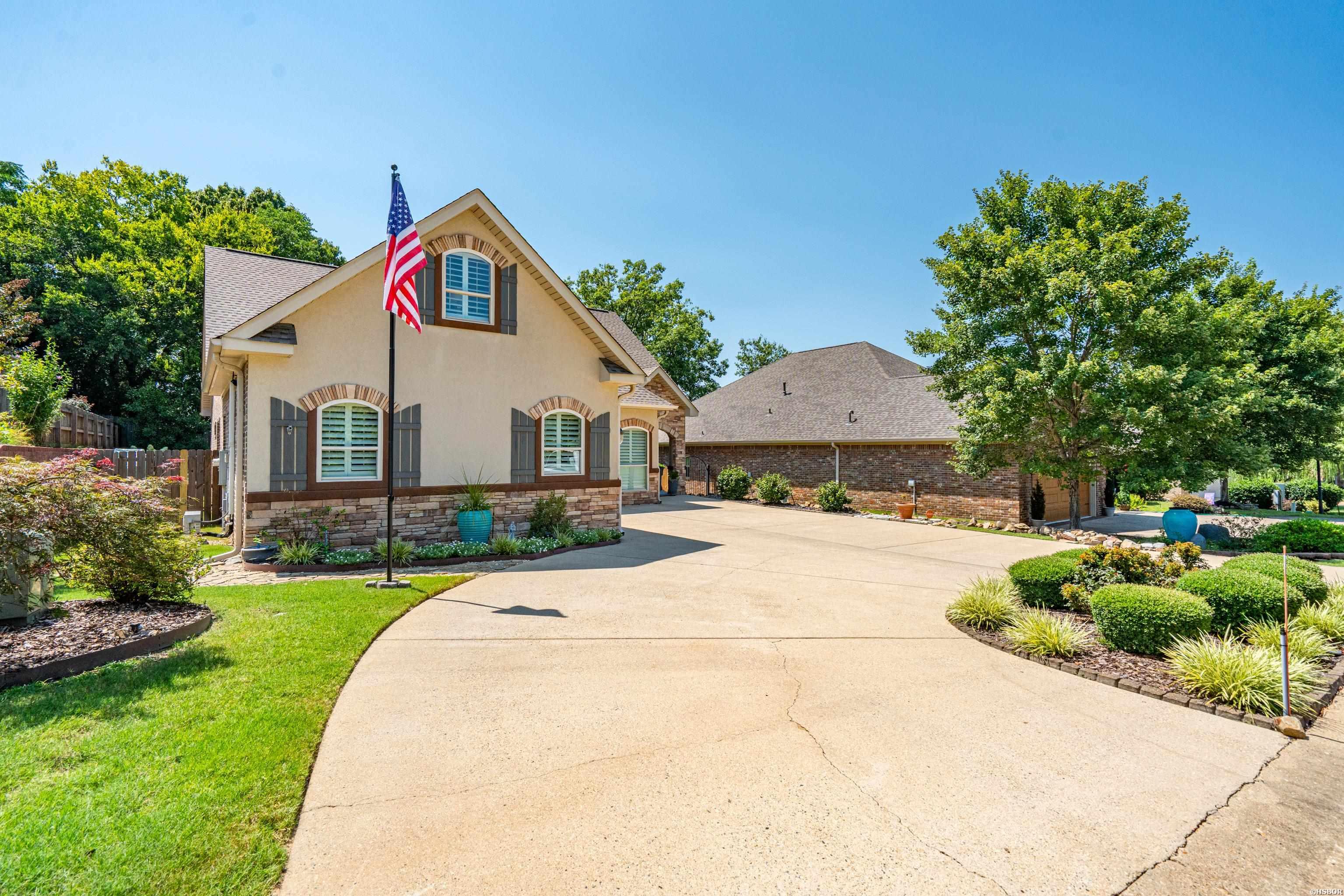426 Willowbend Circle Property Photo 3