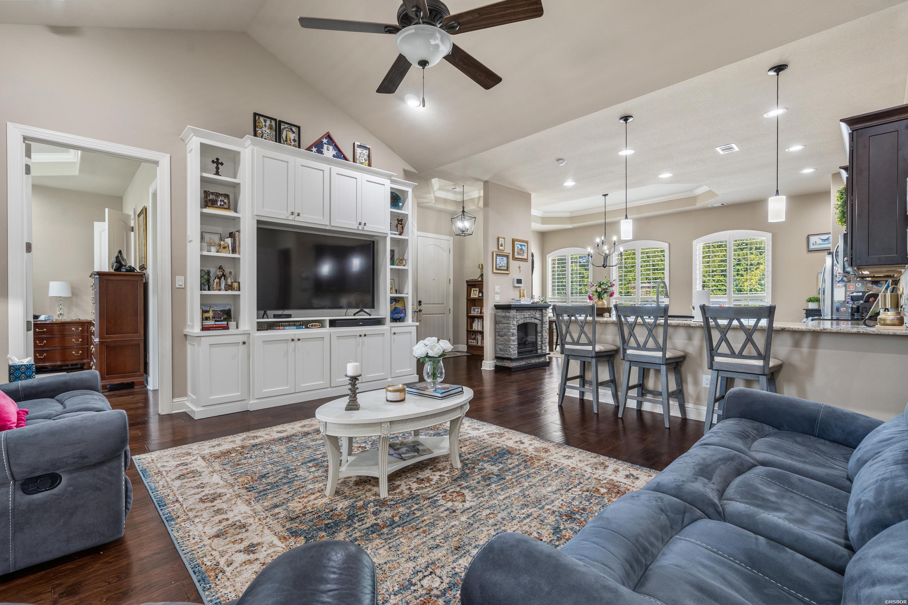 426 Willowbend Circle Property Photo 8