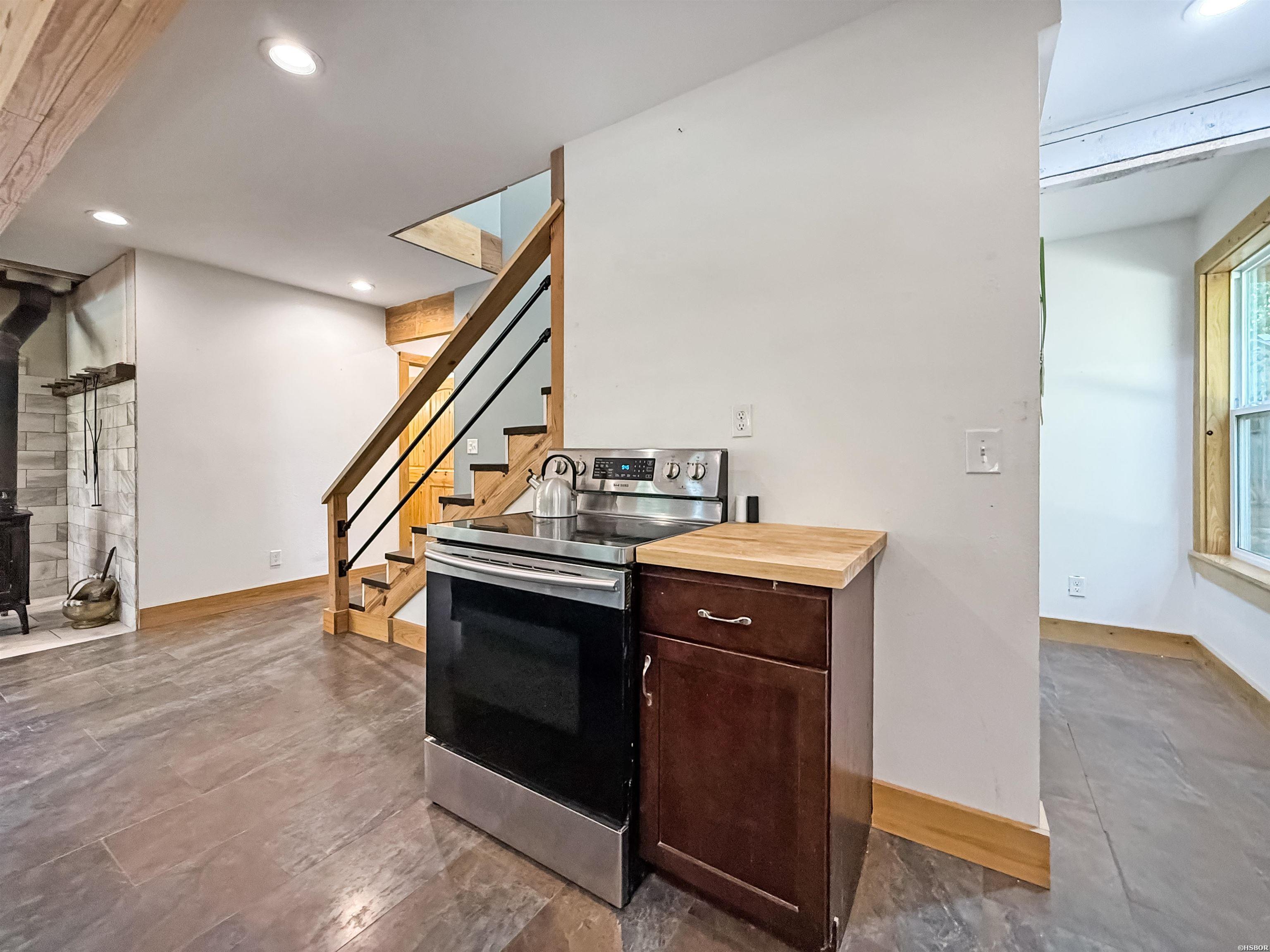 100 Country Lane Property Photo 10
