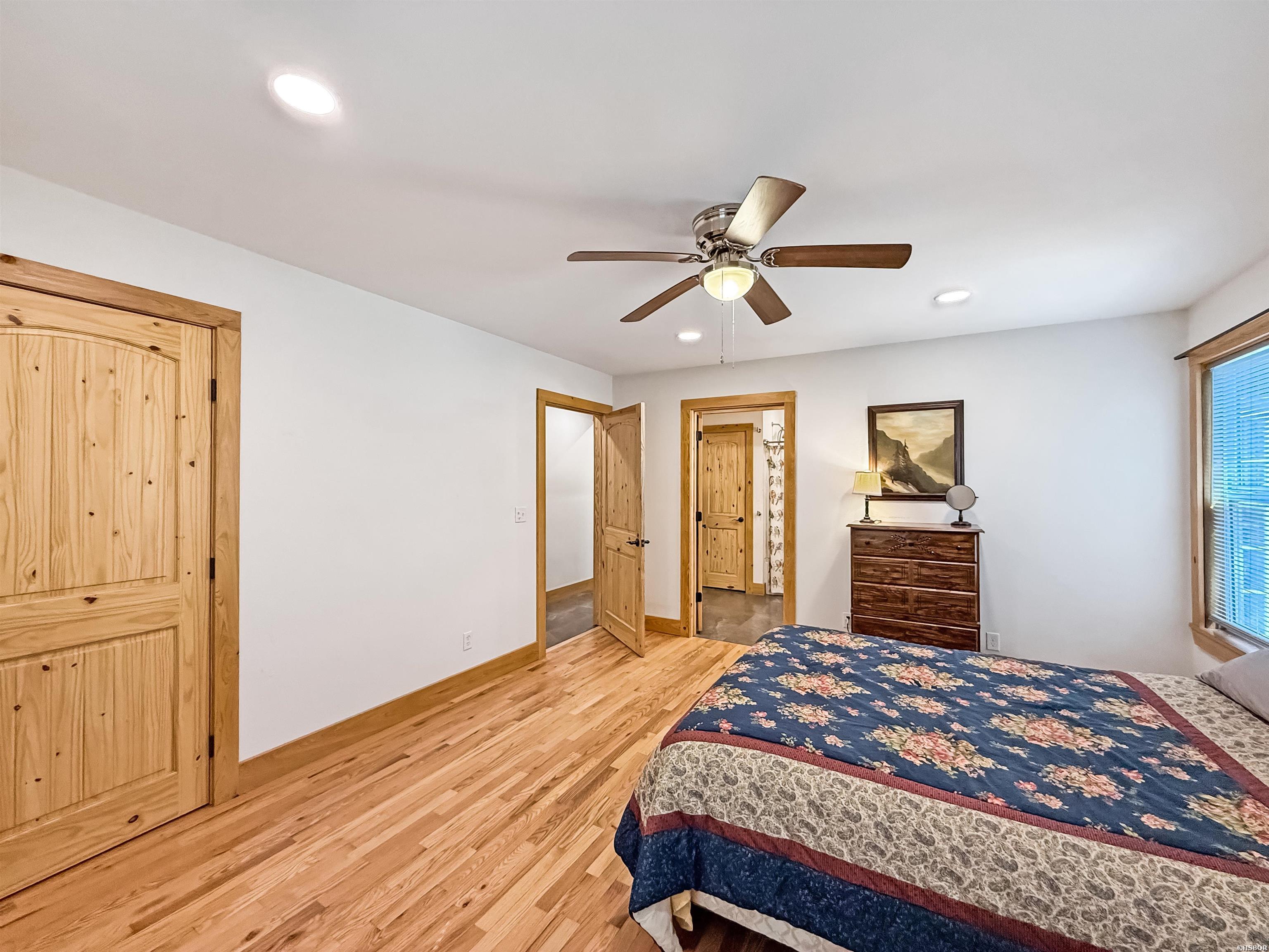 100 Country Lane Property Photo 16