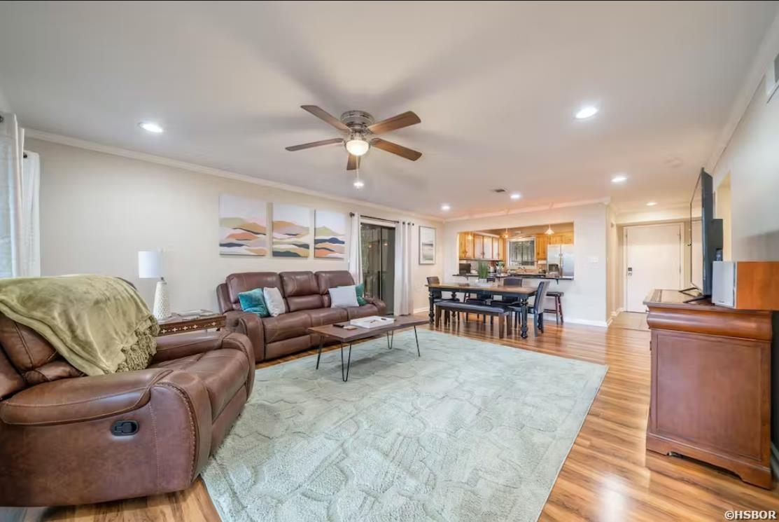 200 Hamilton Oaks Property Photo 9