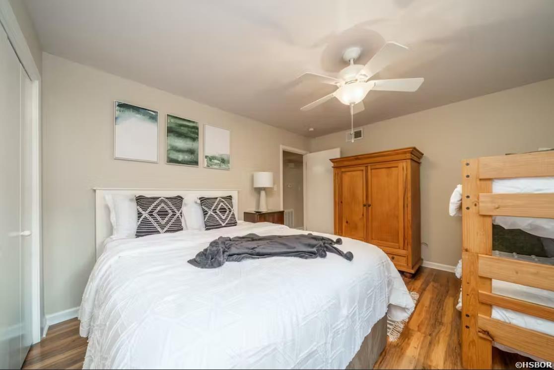 200 Hamilton Oaks Property Photo 21