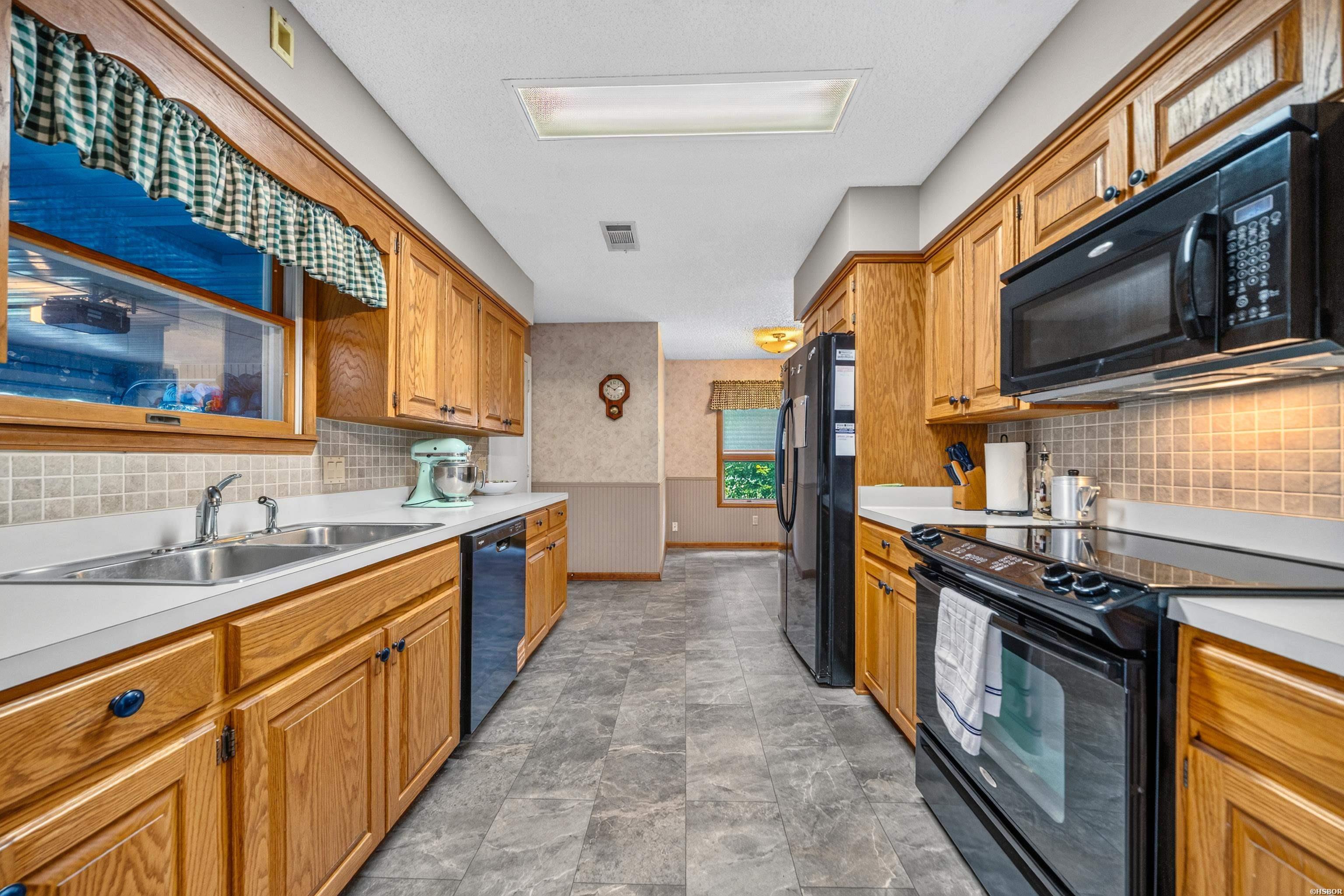55 Alicante Road Property Photo 14