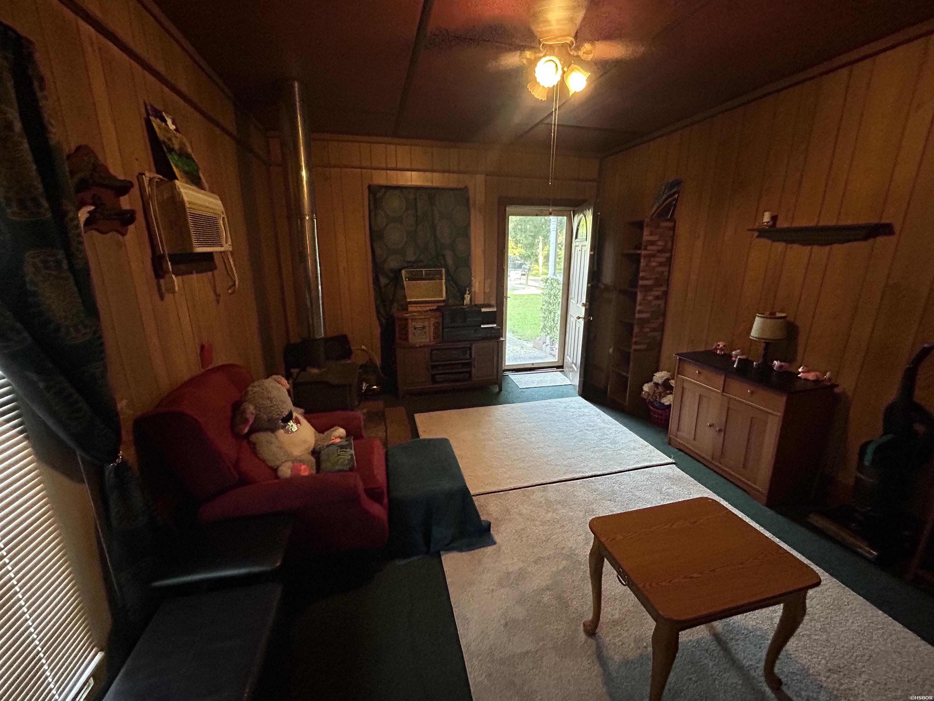 6 Hills Court Property Photo 7