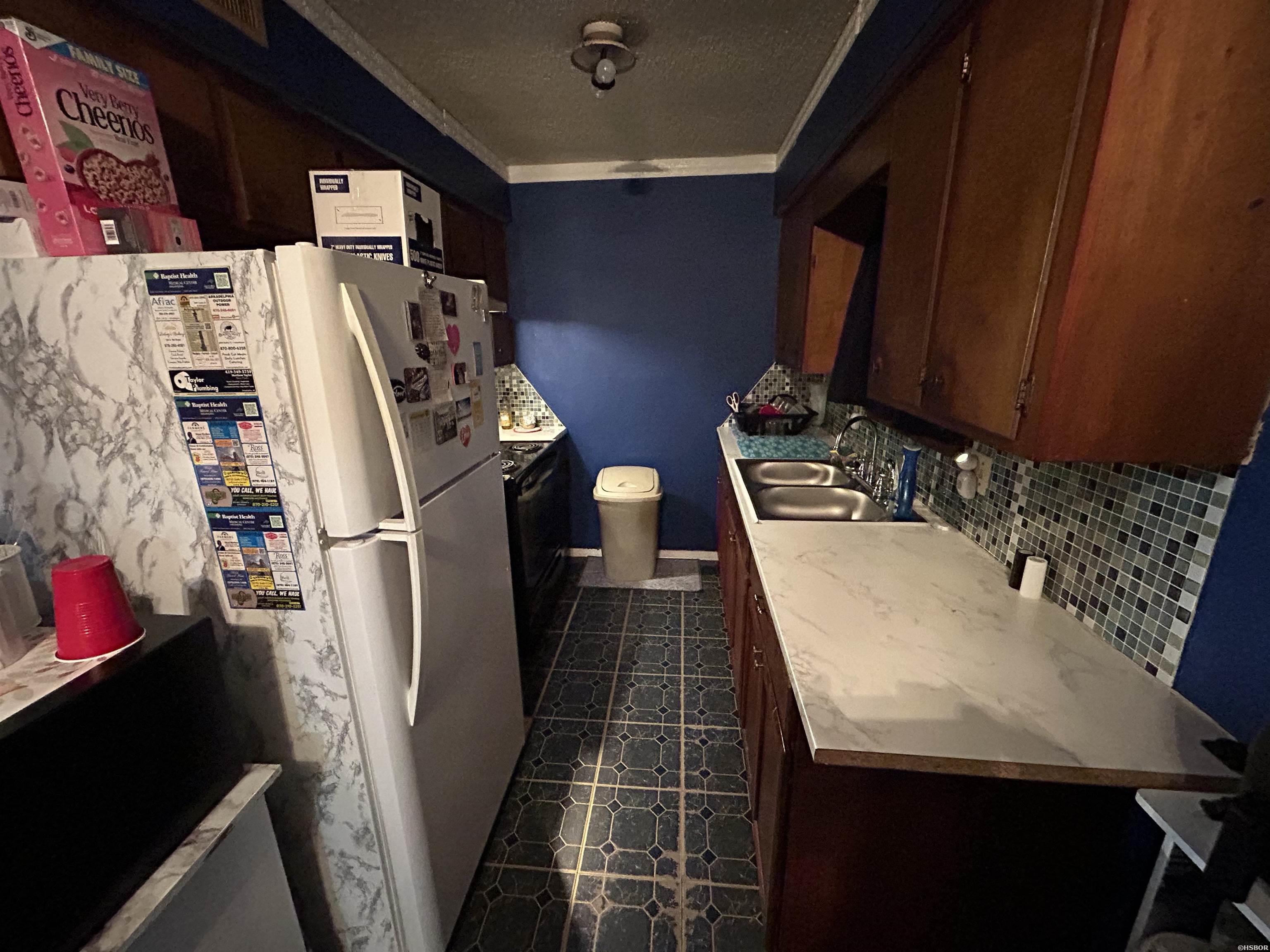 6 Hills Court Property Photo 16