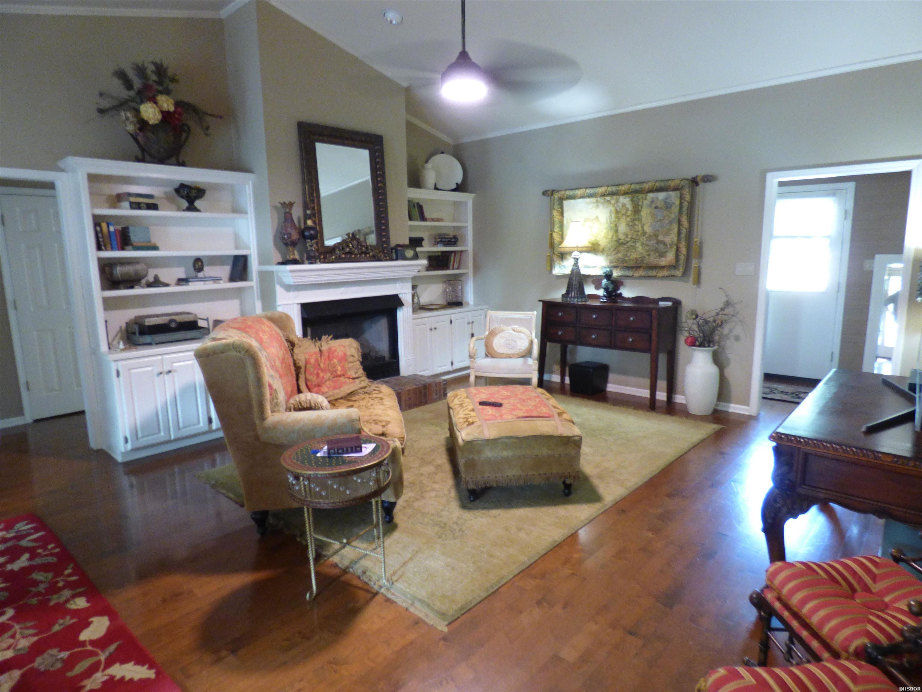 10 Manchester Lane Property Photo 6