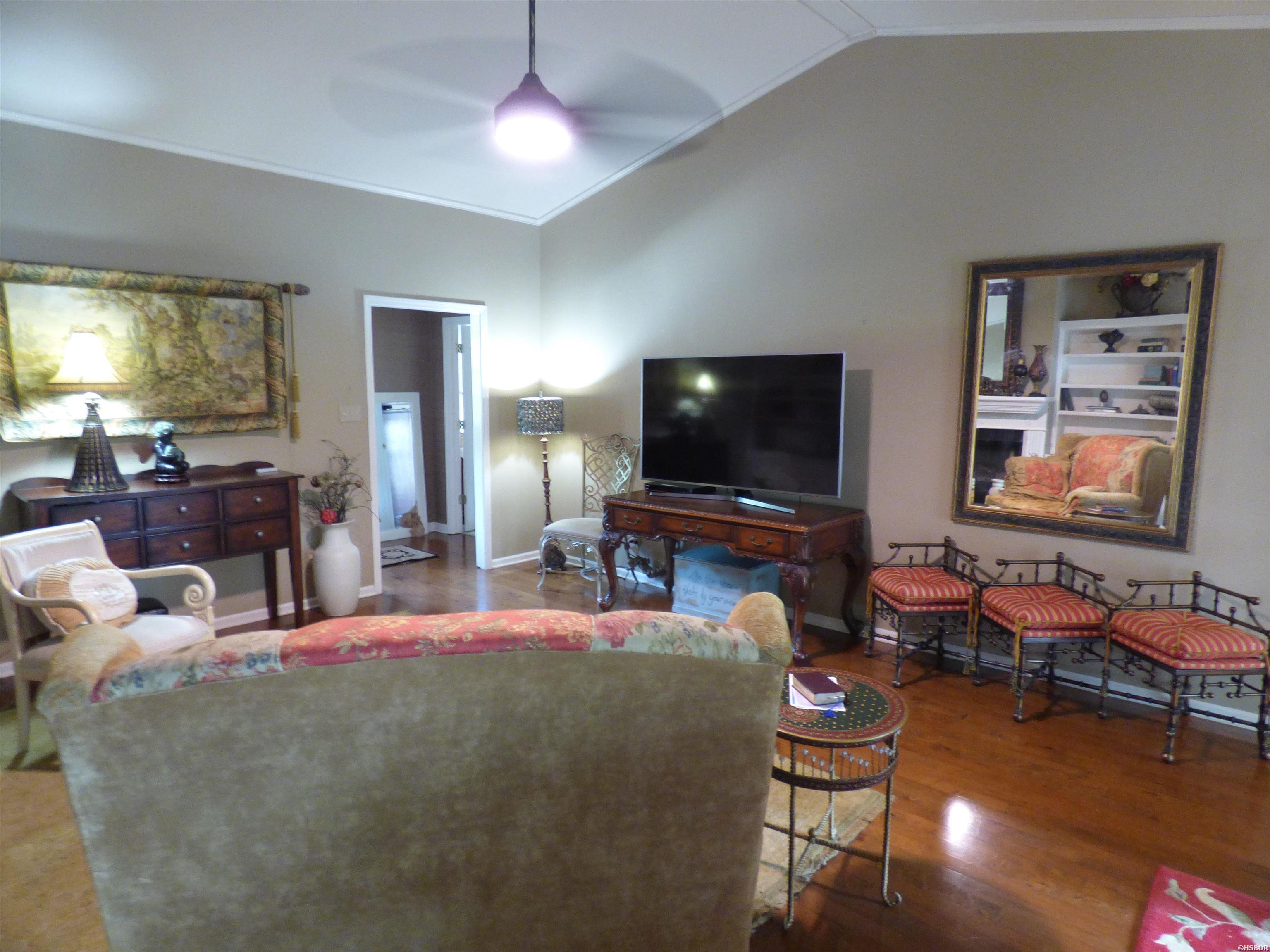 10 Manchester Lane Property Photo 7