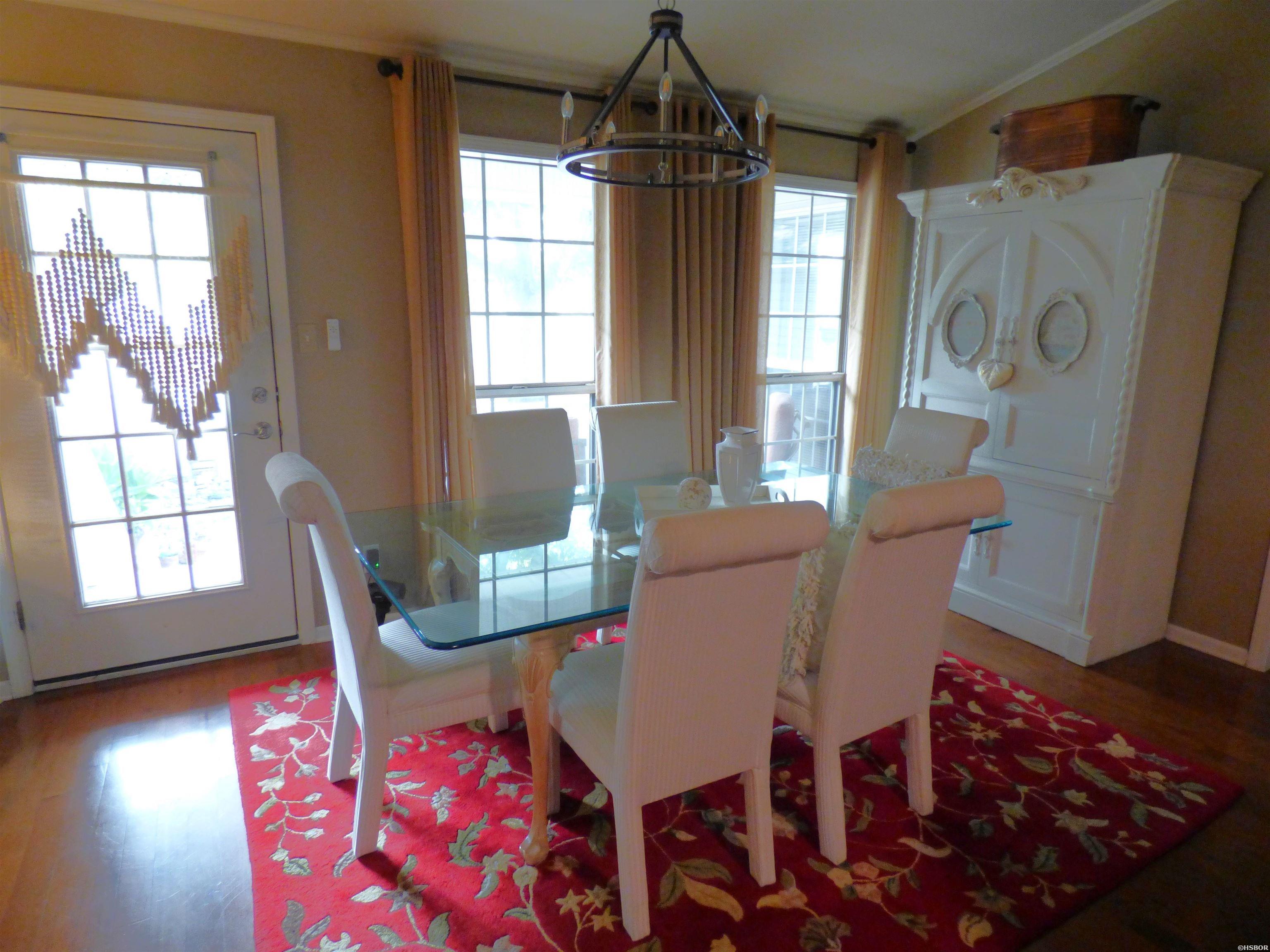 10 Manchester Lane Property Photo 9