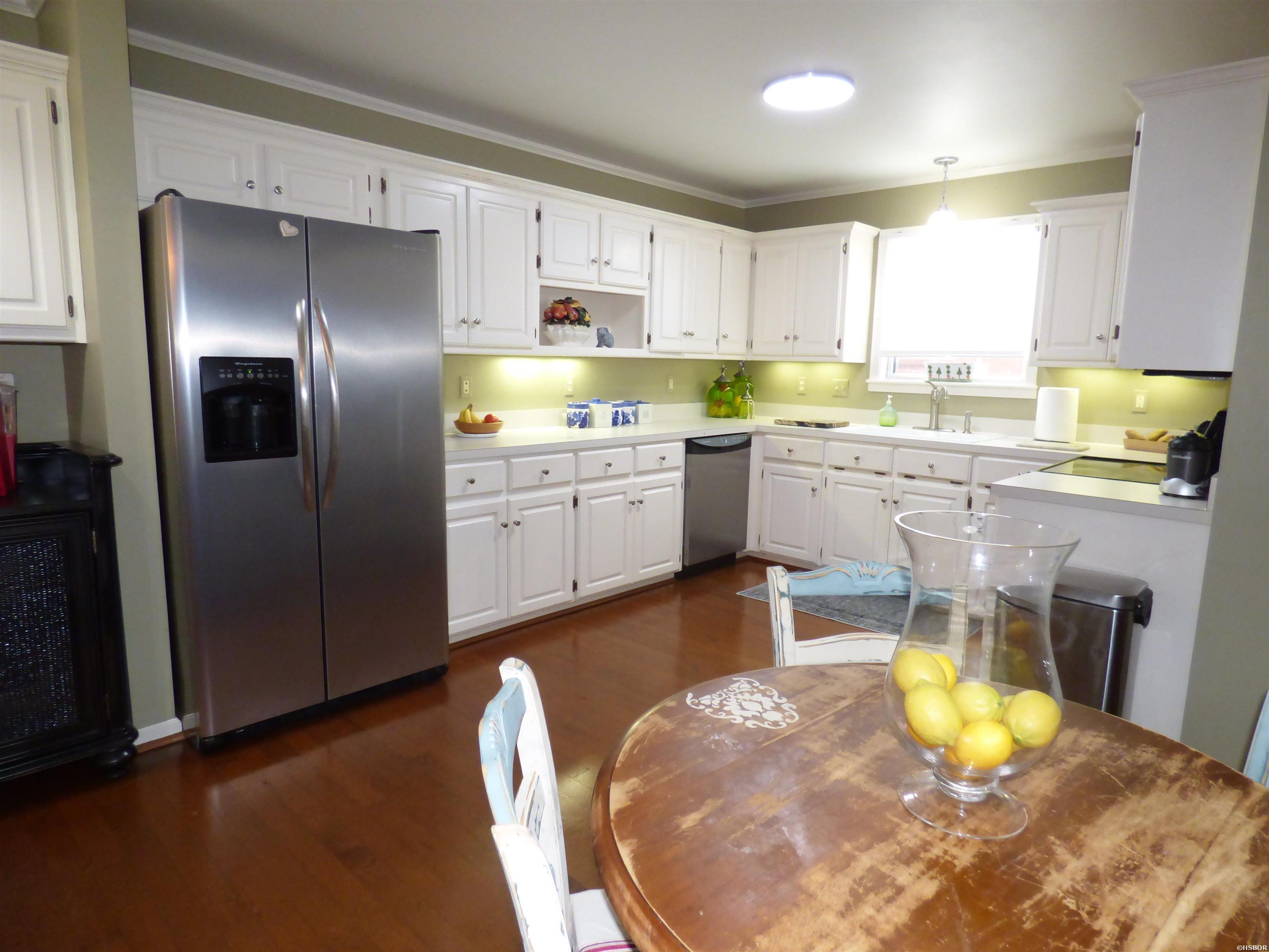 10 Manchester Lane Property Photo 12