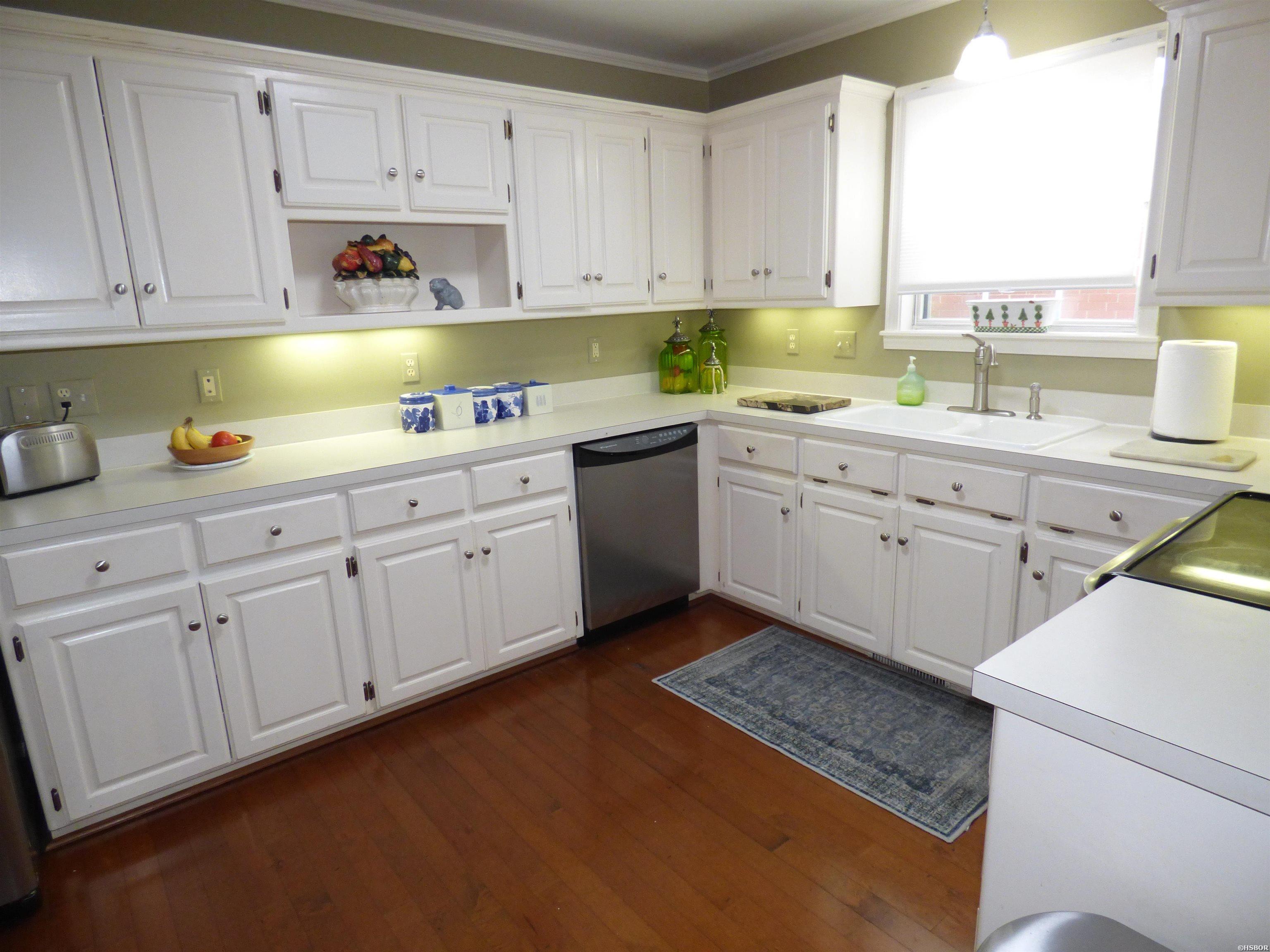 10 Manchester Lane Property Photo 13