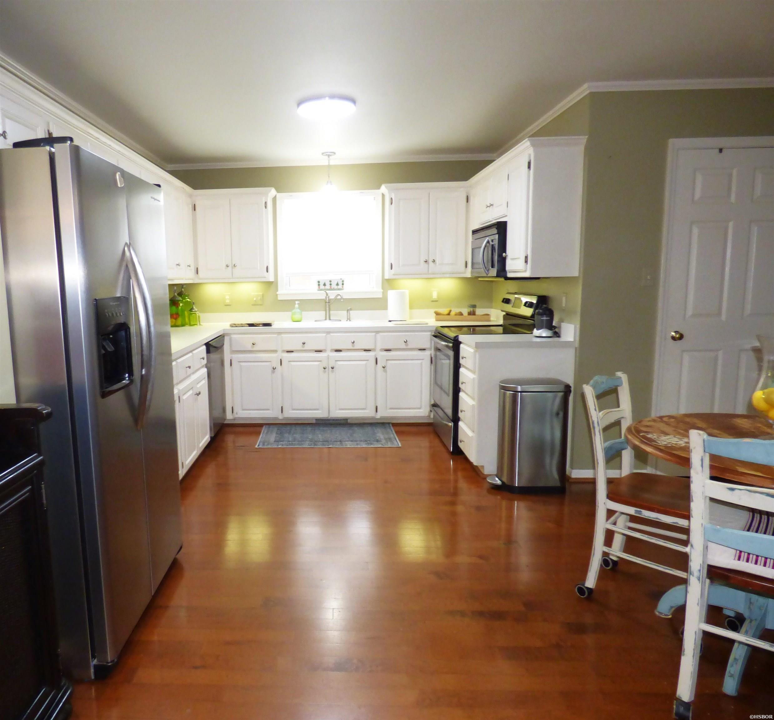 10 Manchester Lane Property Photo 16