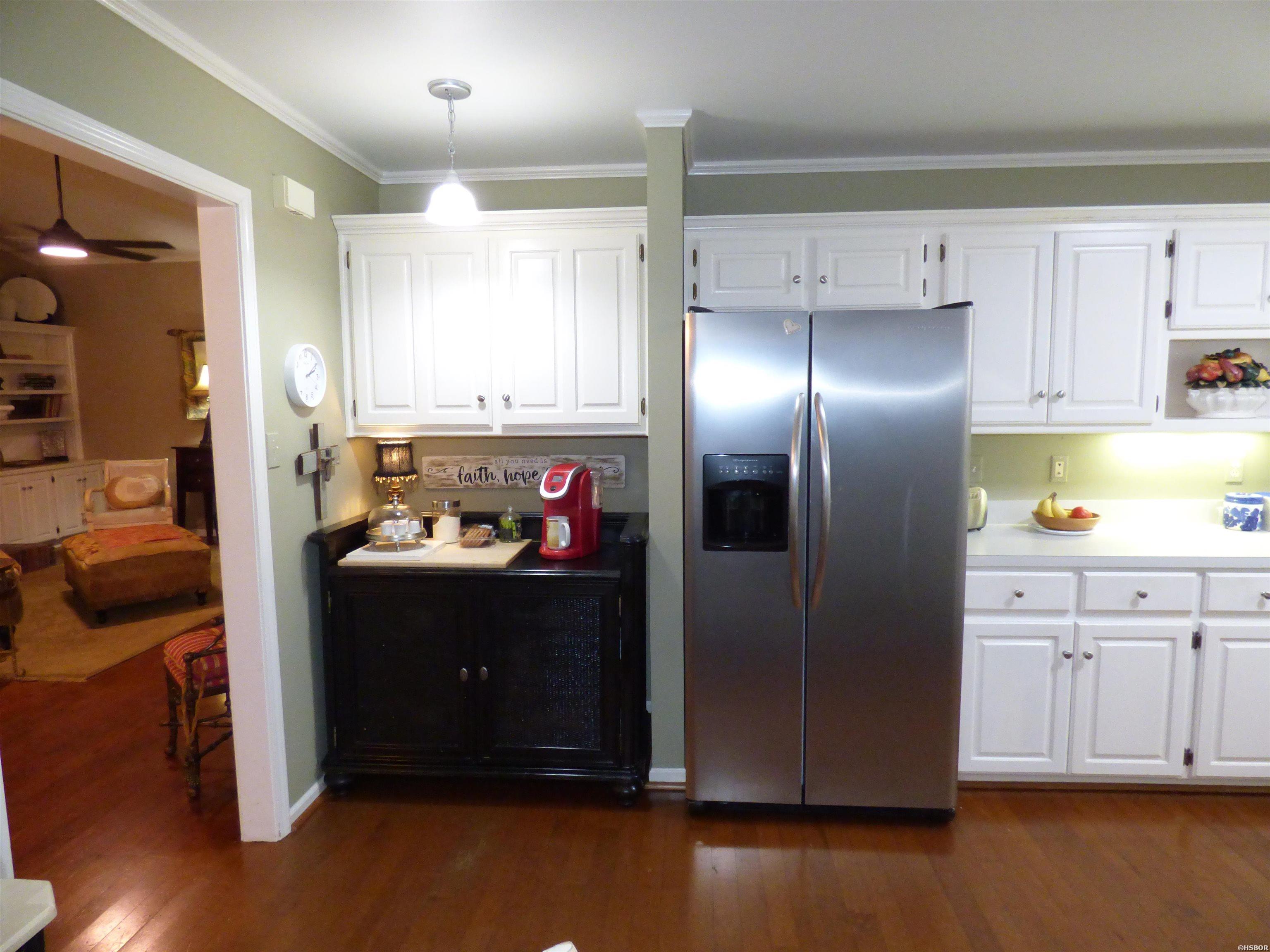 10 Manchester Lane Property Photo 17
