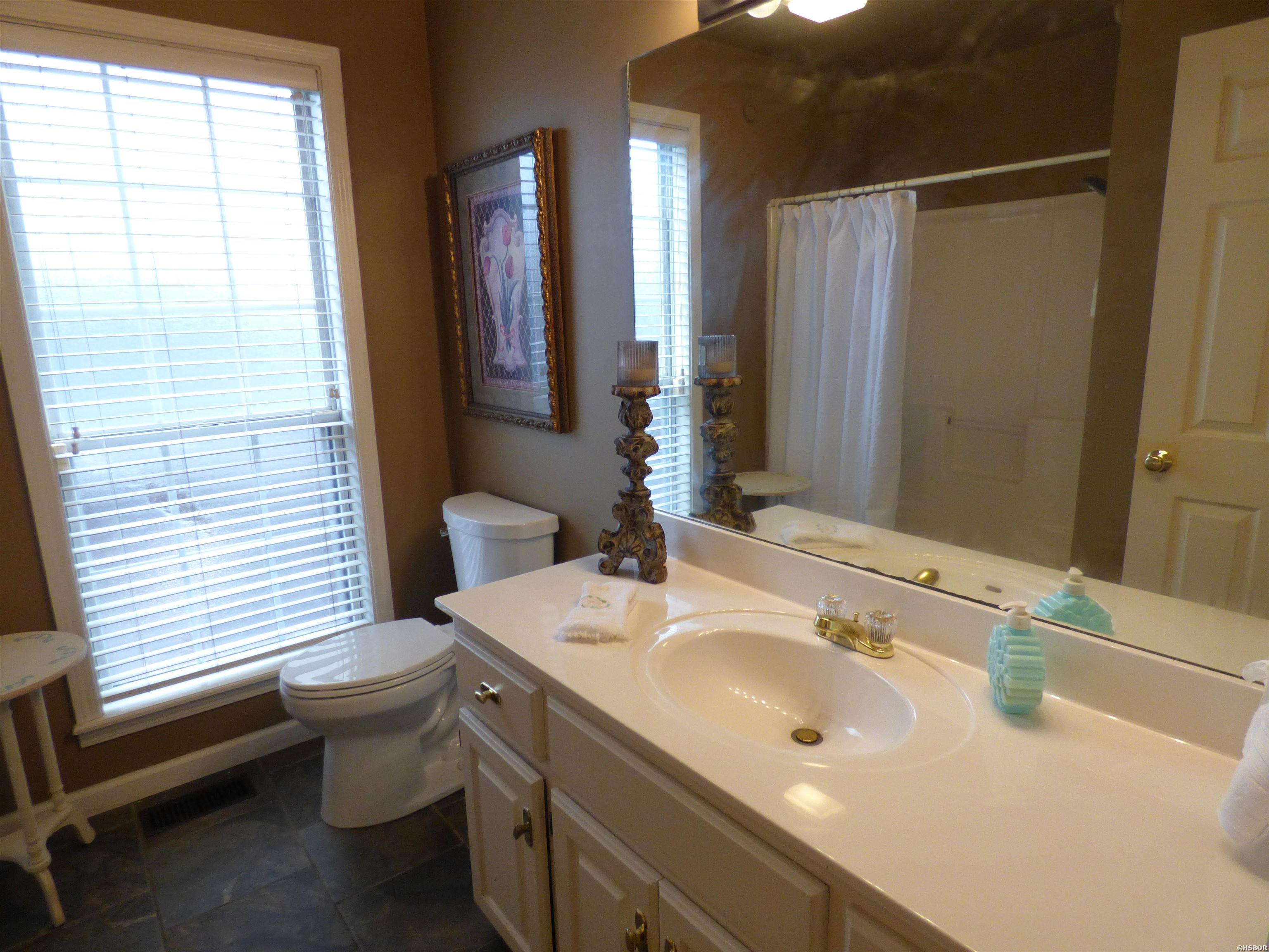 10 Manchester Lane Property Photo 28