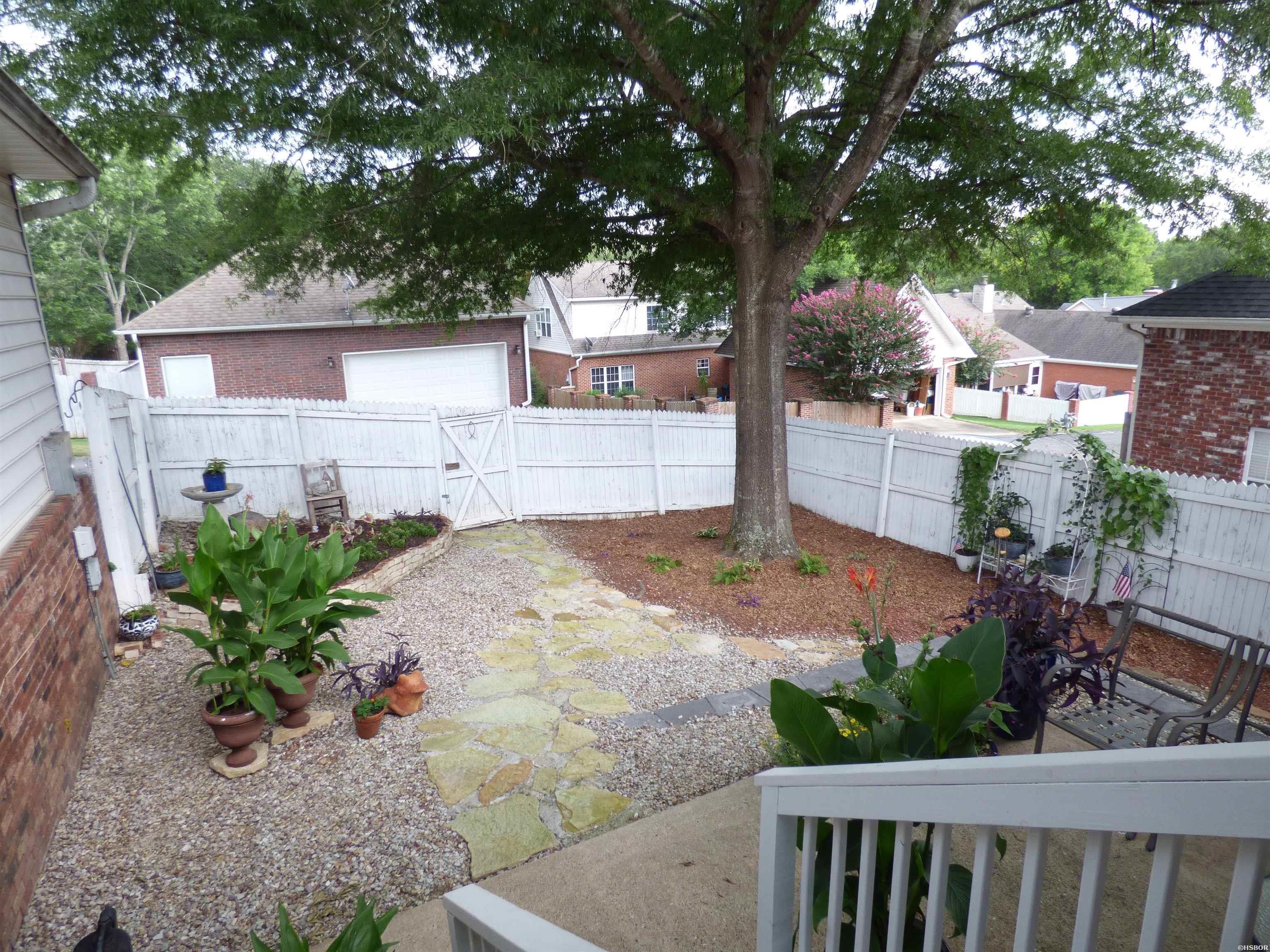 10 Manchester Lane Property Photo 32