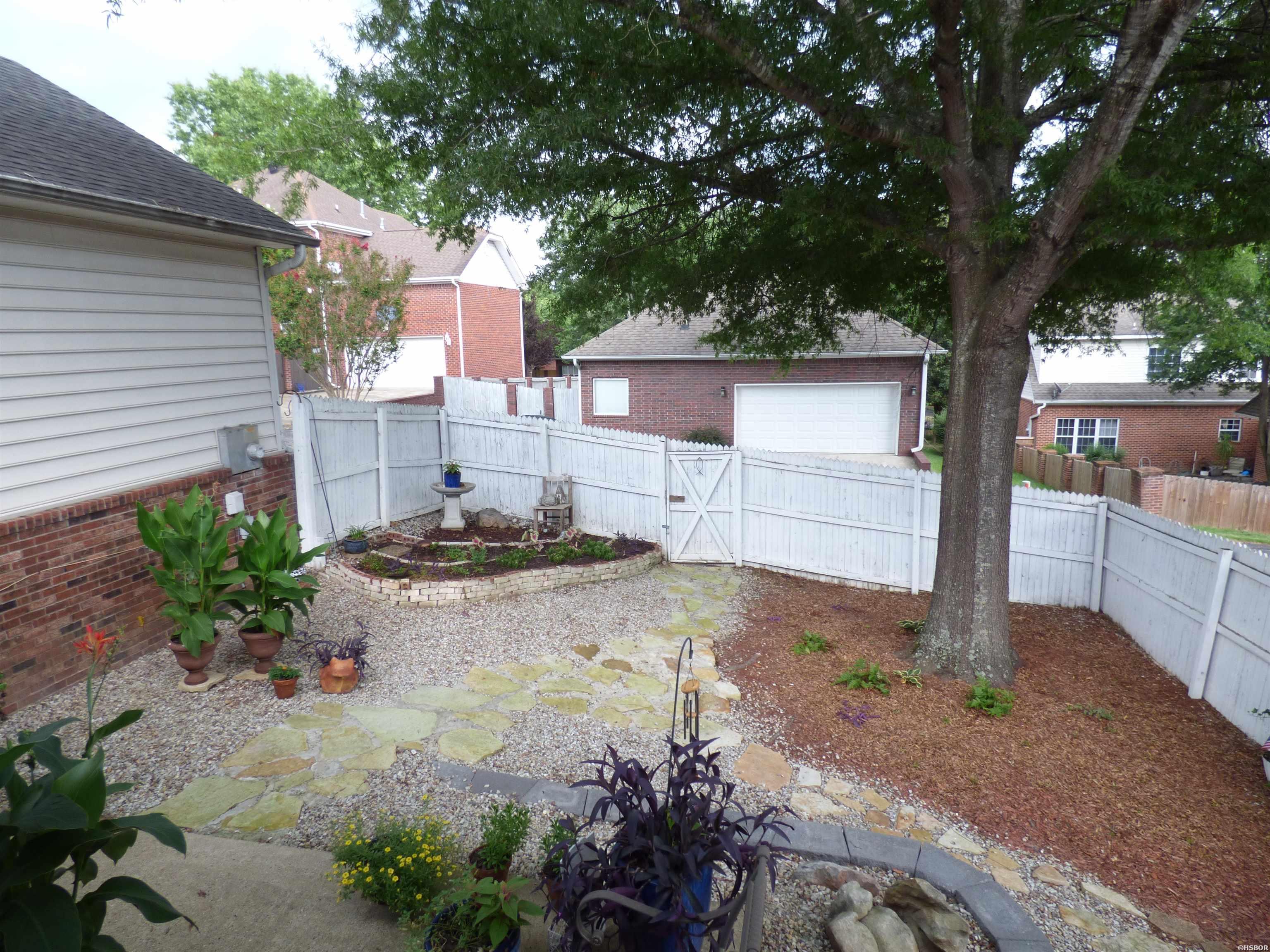 10 Manchester Lane Property Photo 33