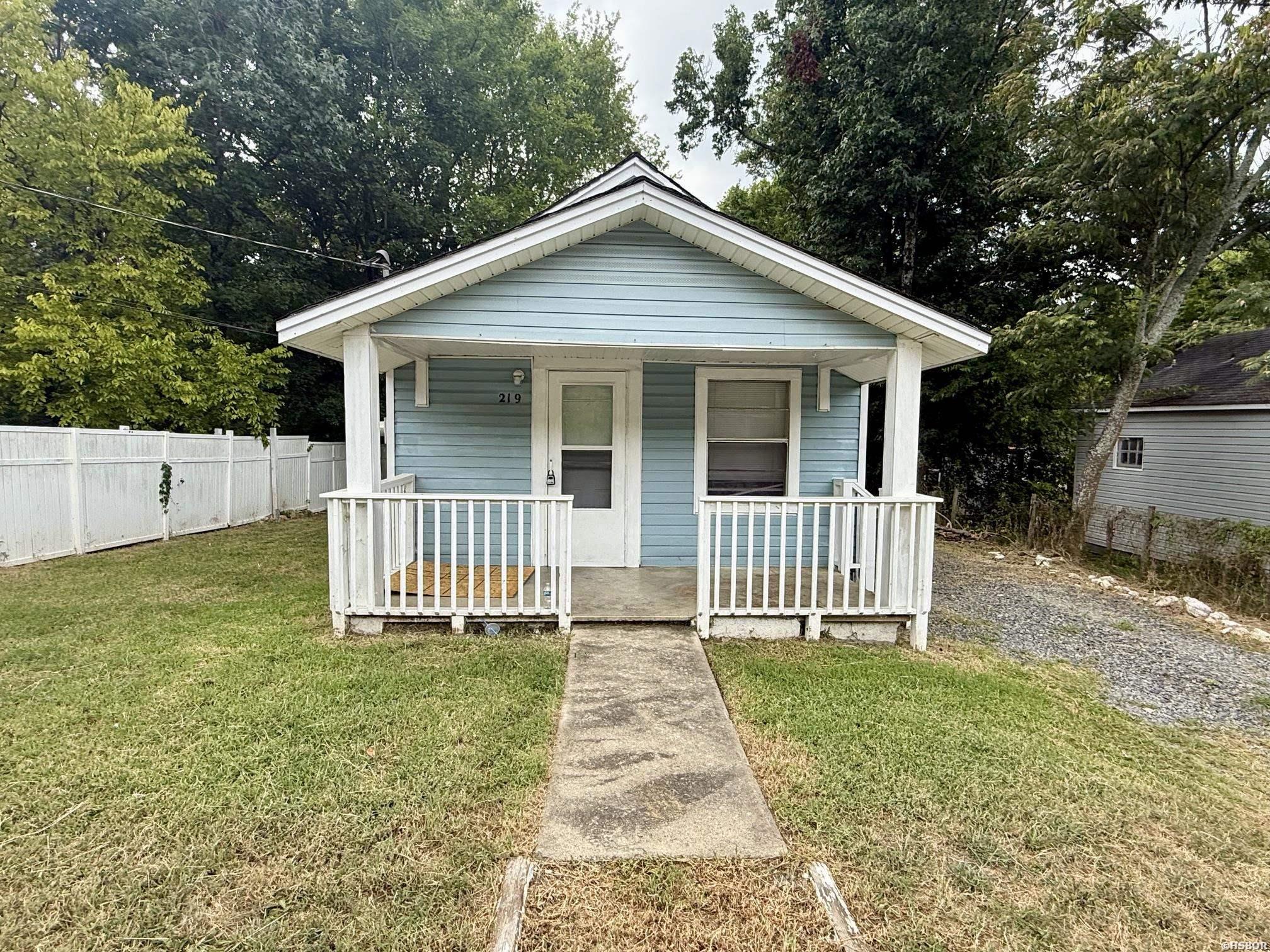 219 WOOD Street Property Photo 1