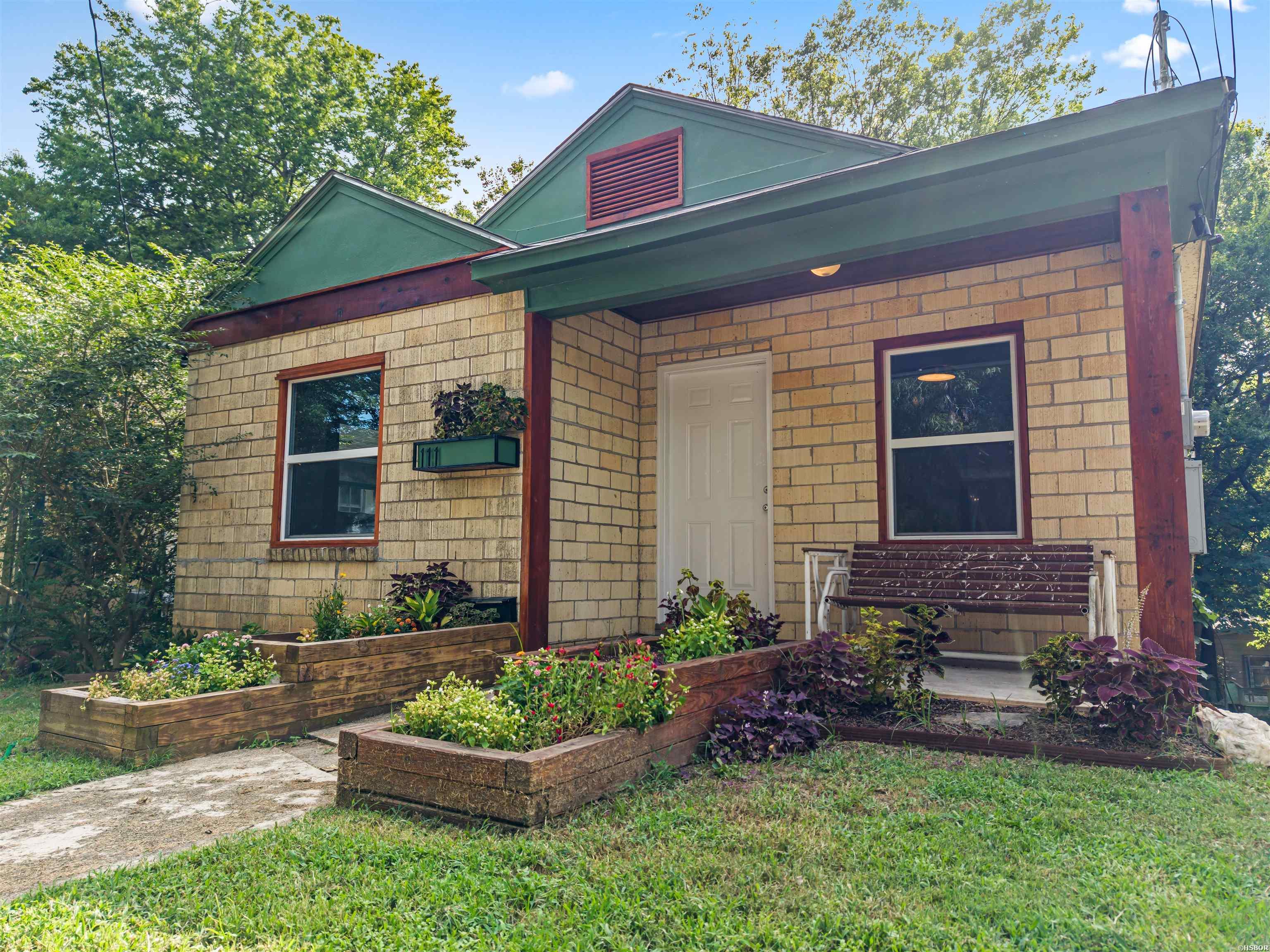 111 GREENWAY Street Property Photo 1