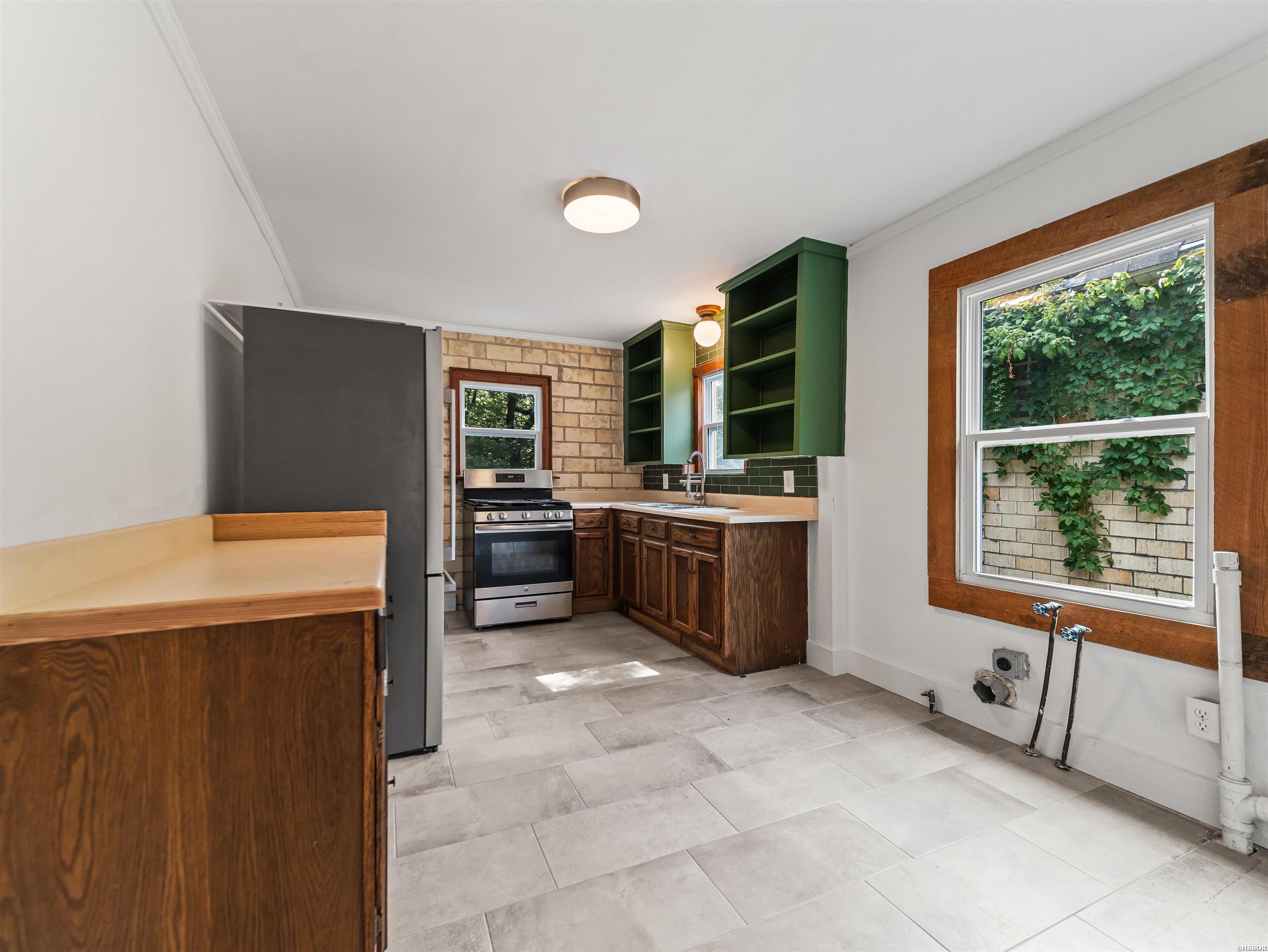 111 Greenway Street Property Photo 10