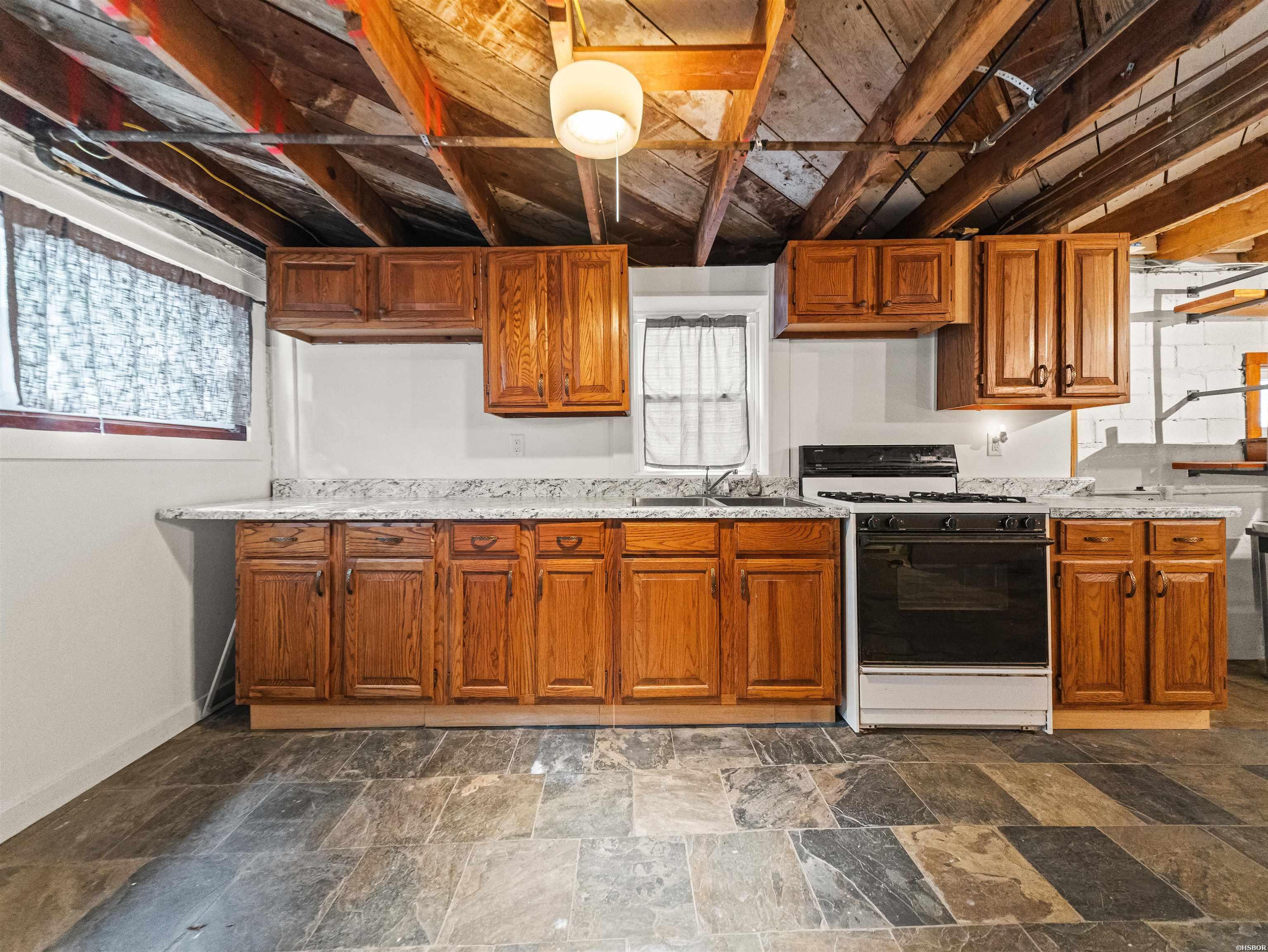 111 Greenway Street Property Photo 25