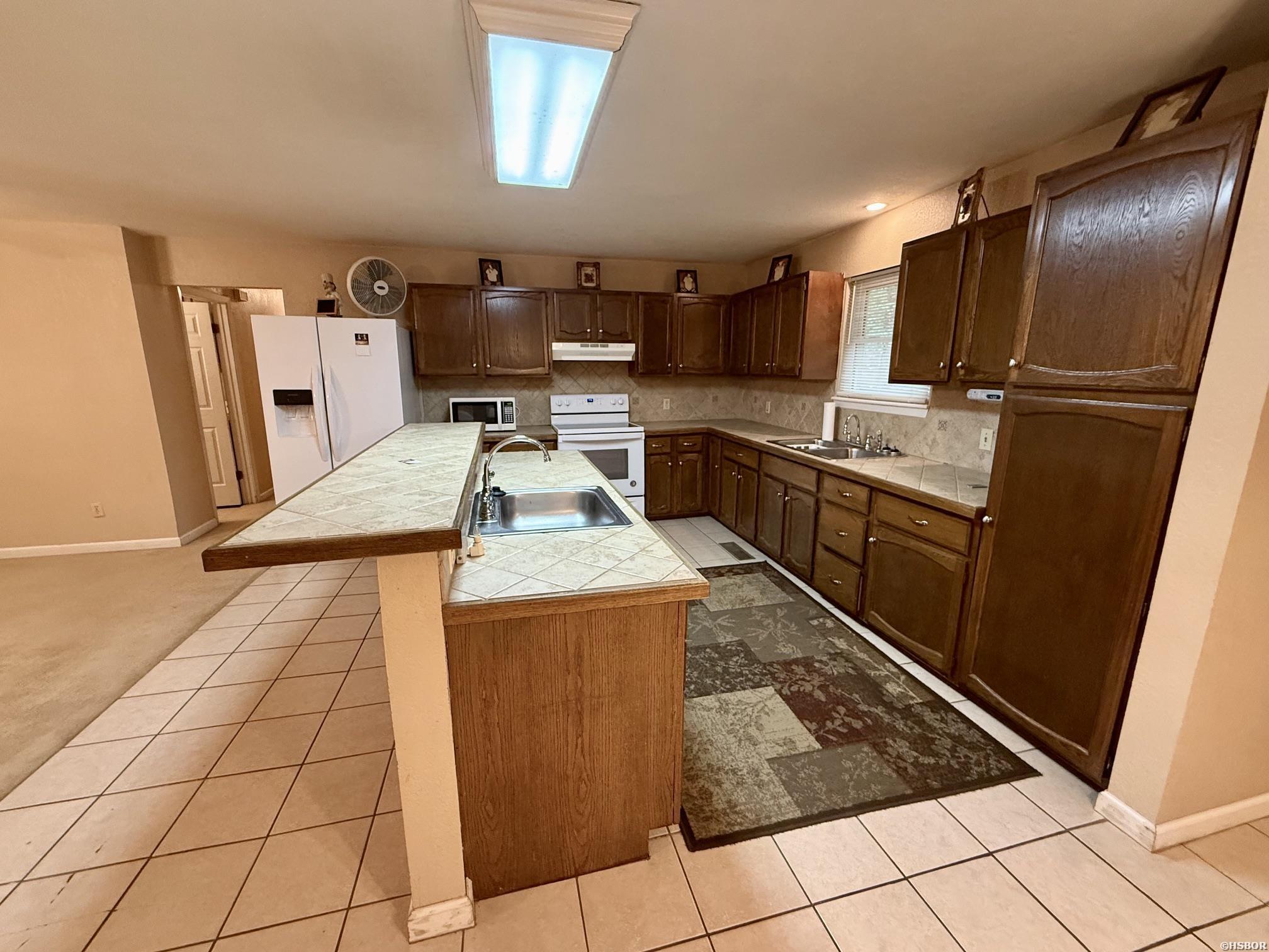 120 Knox Court Property Photo 8
