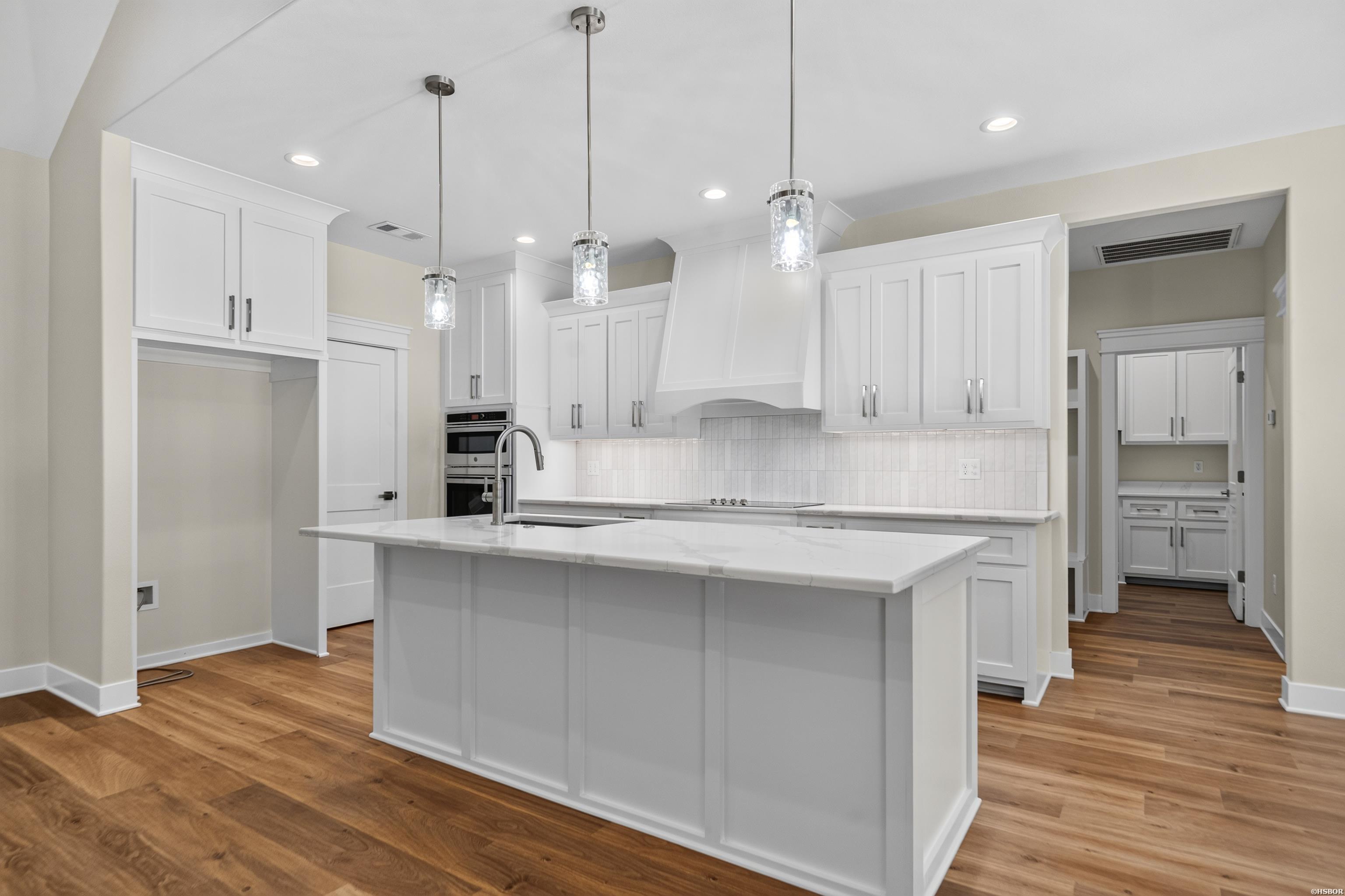 123 Elcano Property Photo 15