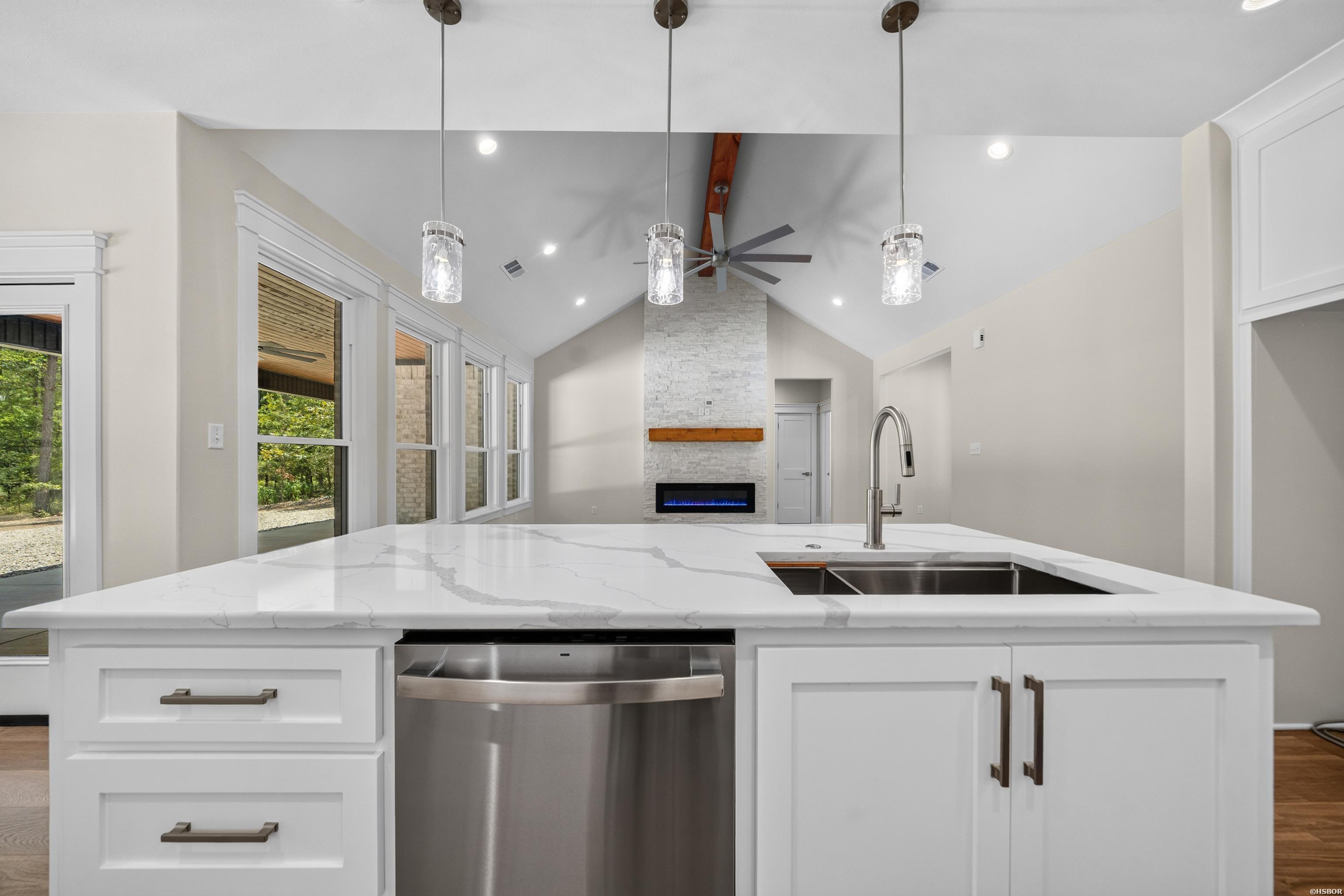 123 Elcano Property Photo 19