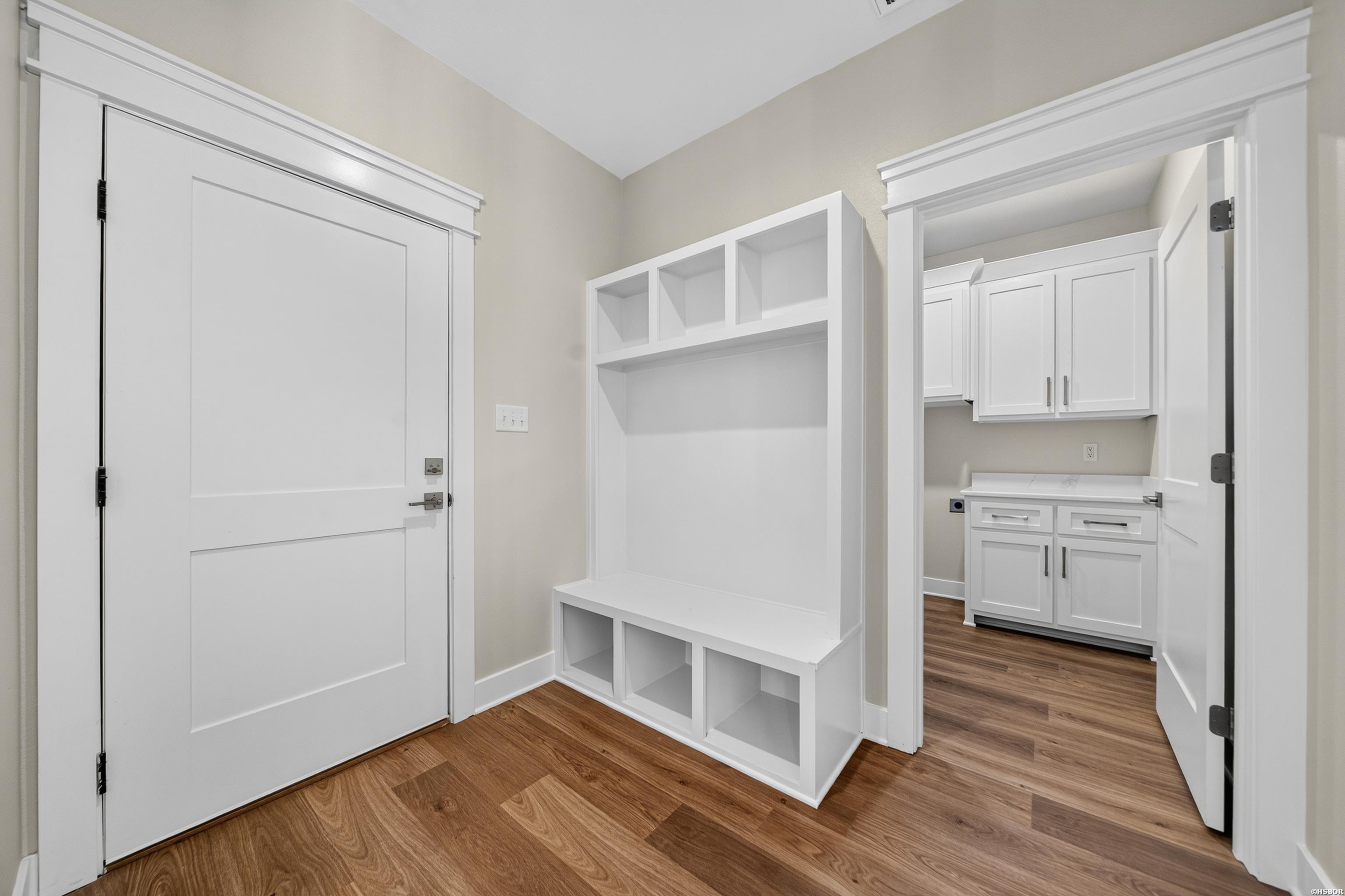 123 Elcano Property Photo 34