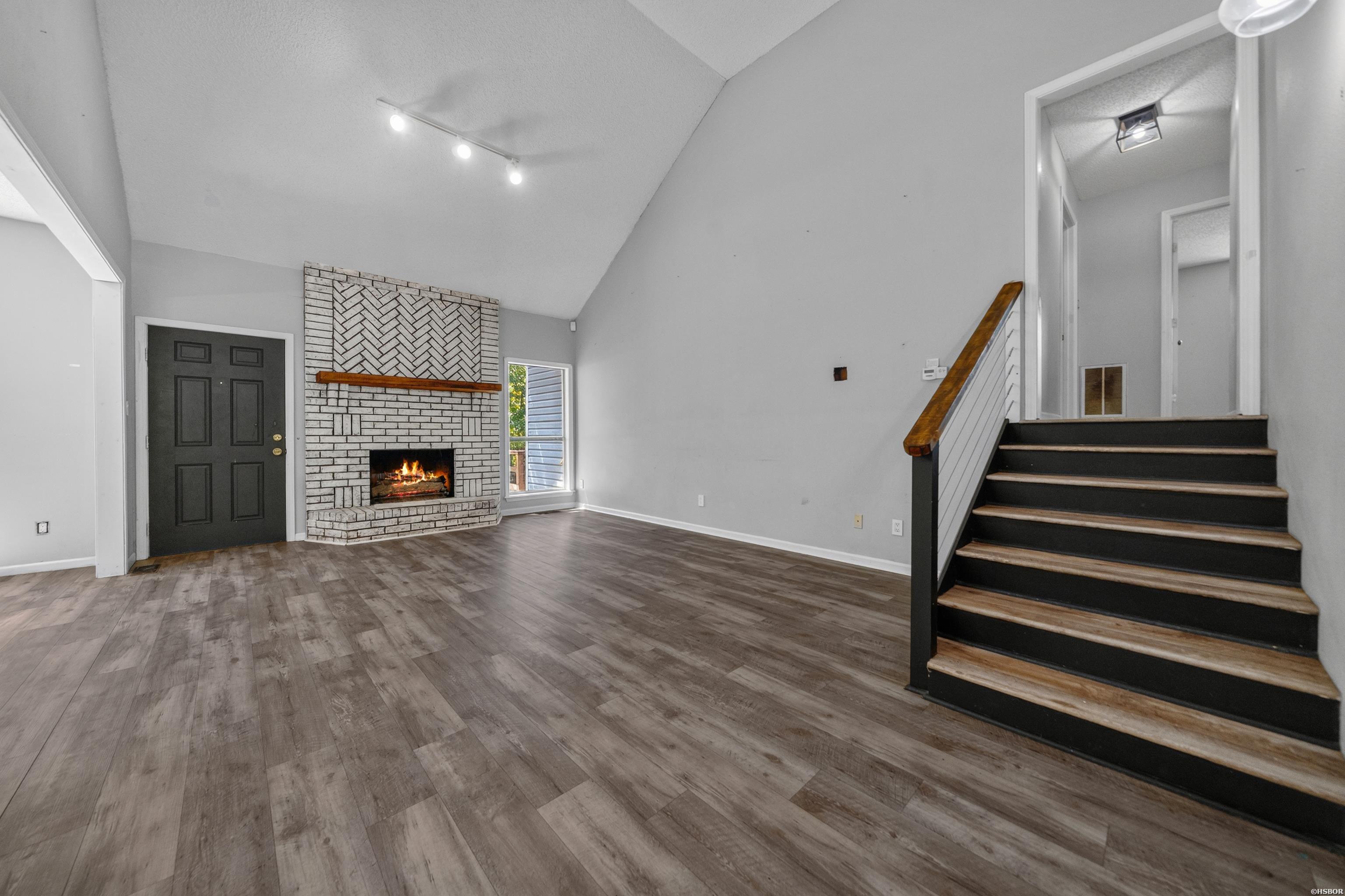172 Canyon Creek Property Photo 7