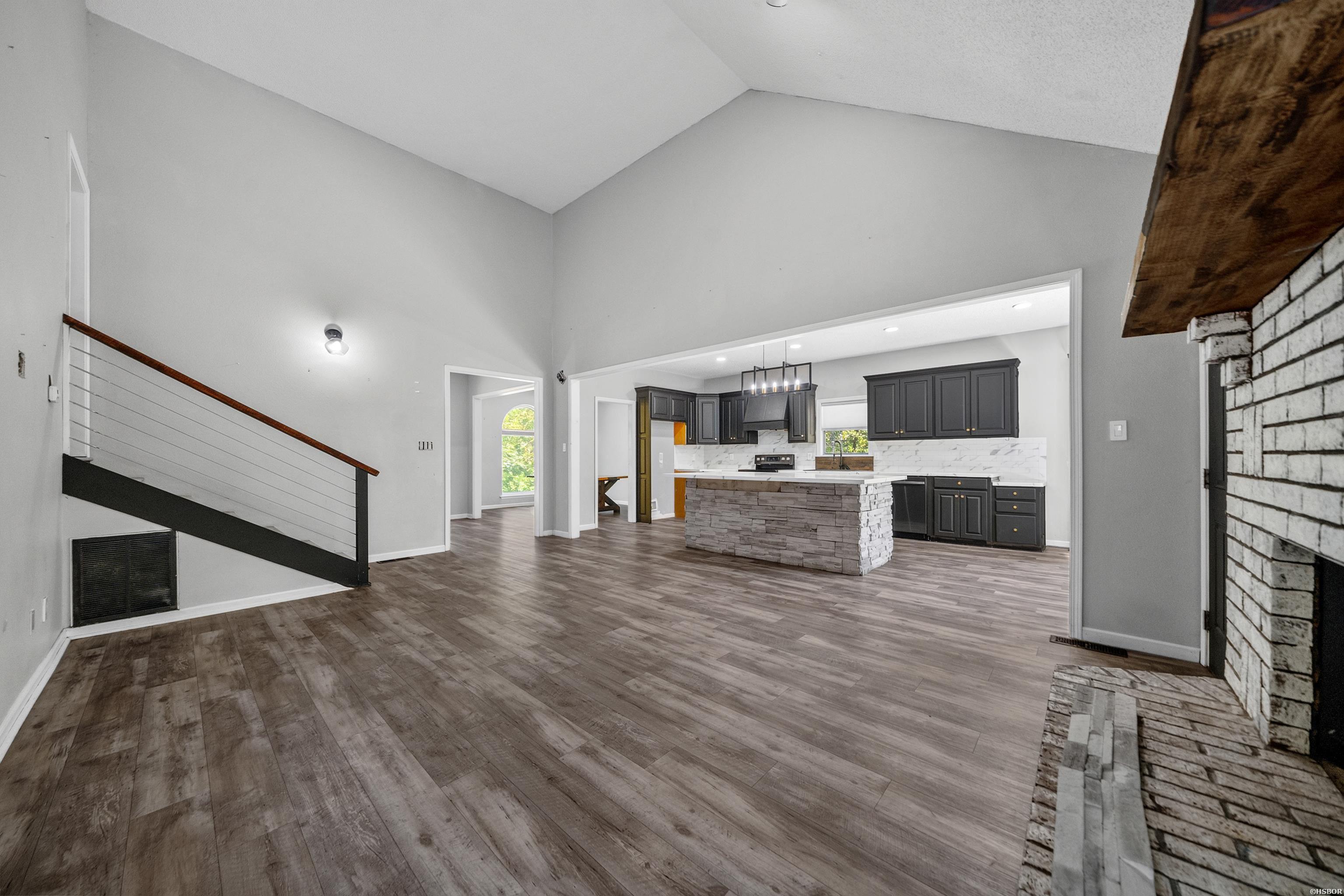 172 Canyon Creek Property Photo 10