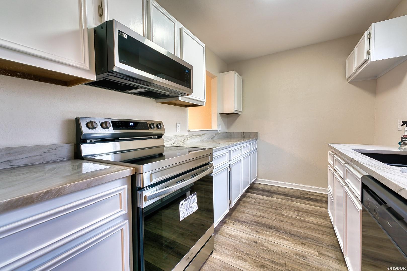 1100 Woodlawn Avenue Property Photo 8