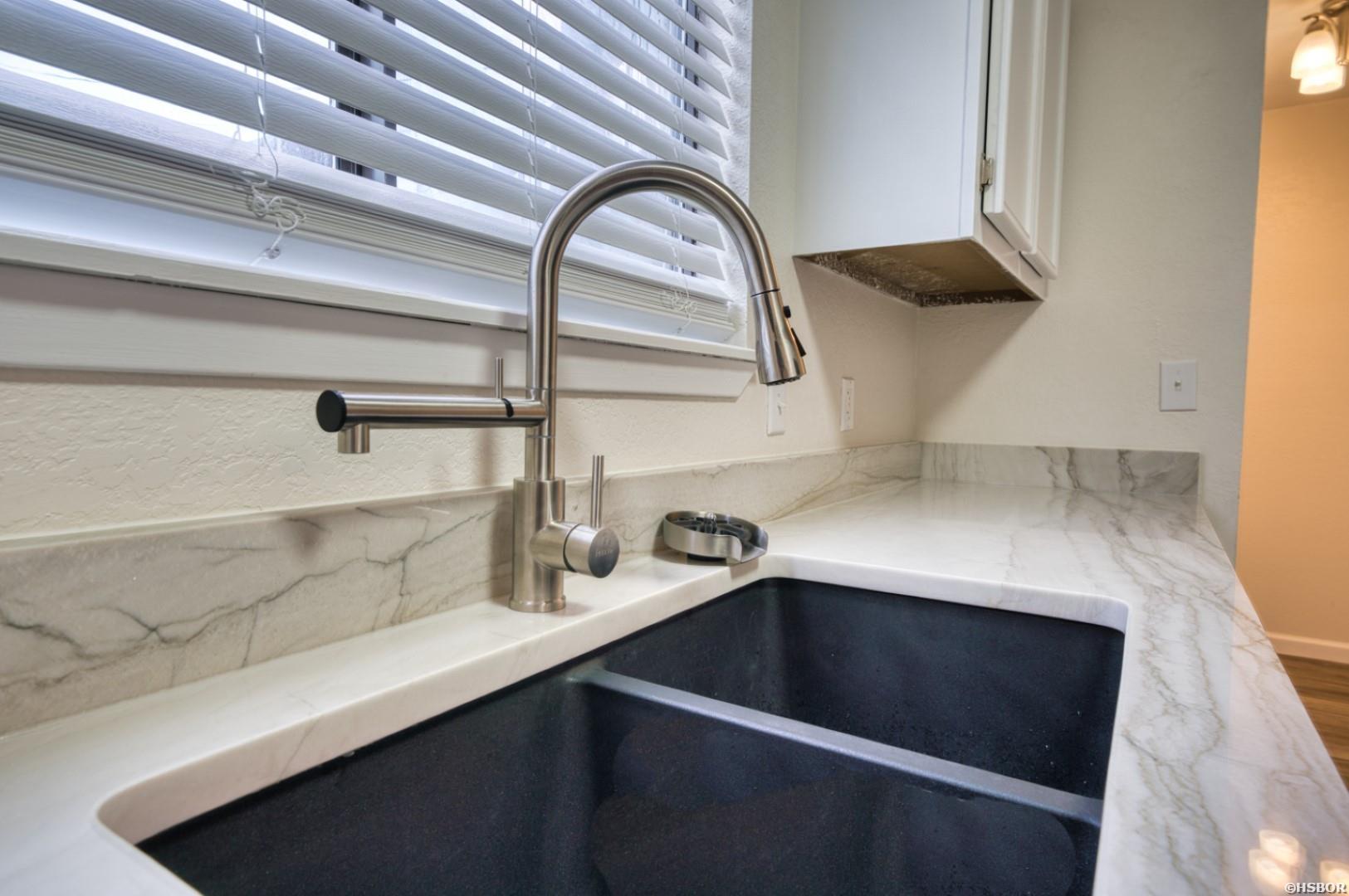 1100 Woodlawn Avenue Property Photo 10