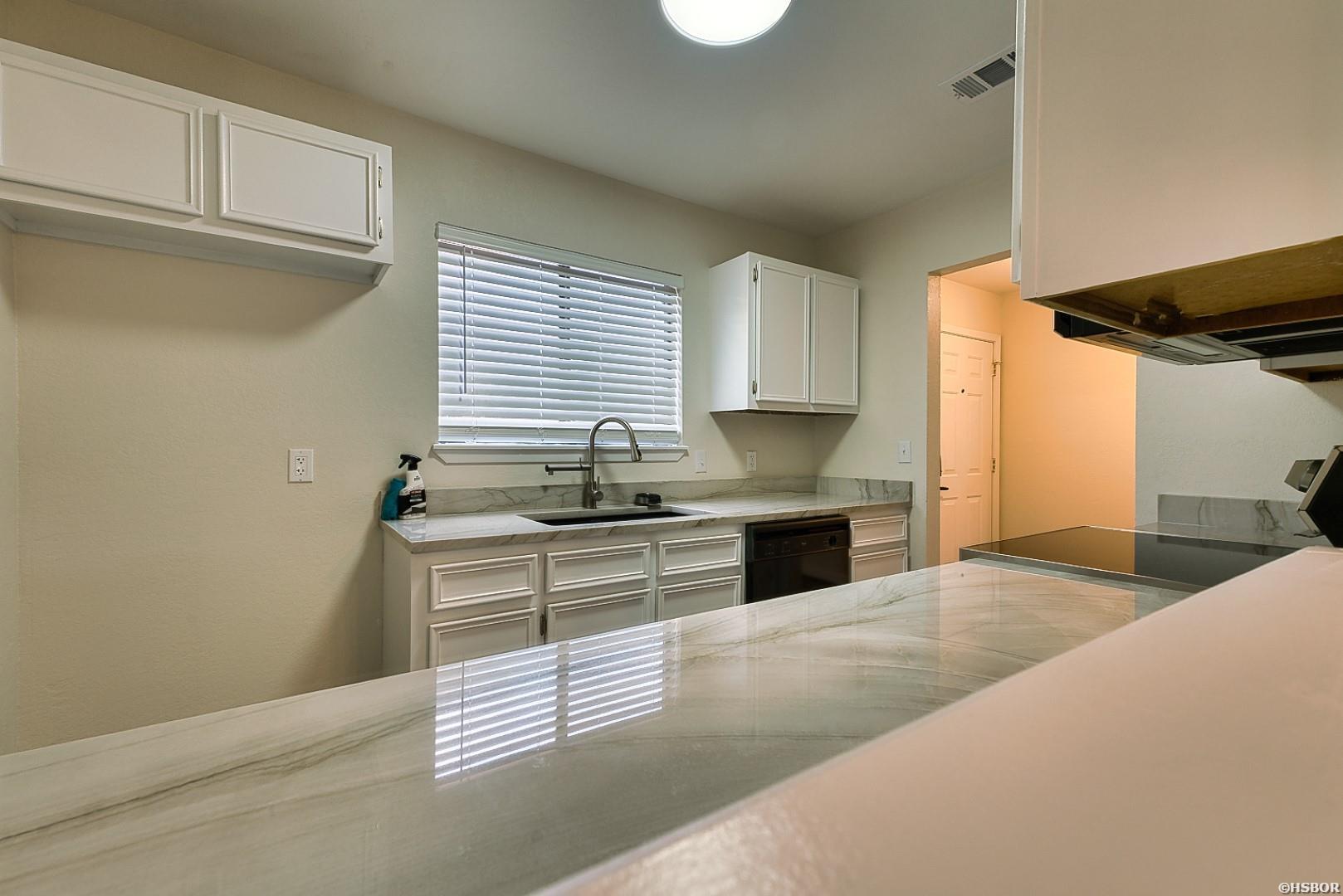 1100 Woodlawn Avenue Property Photo 12