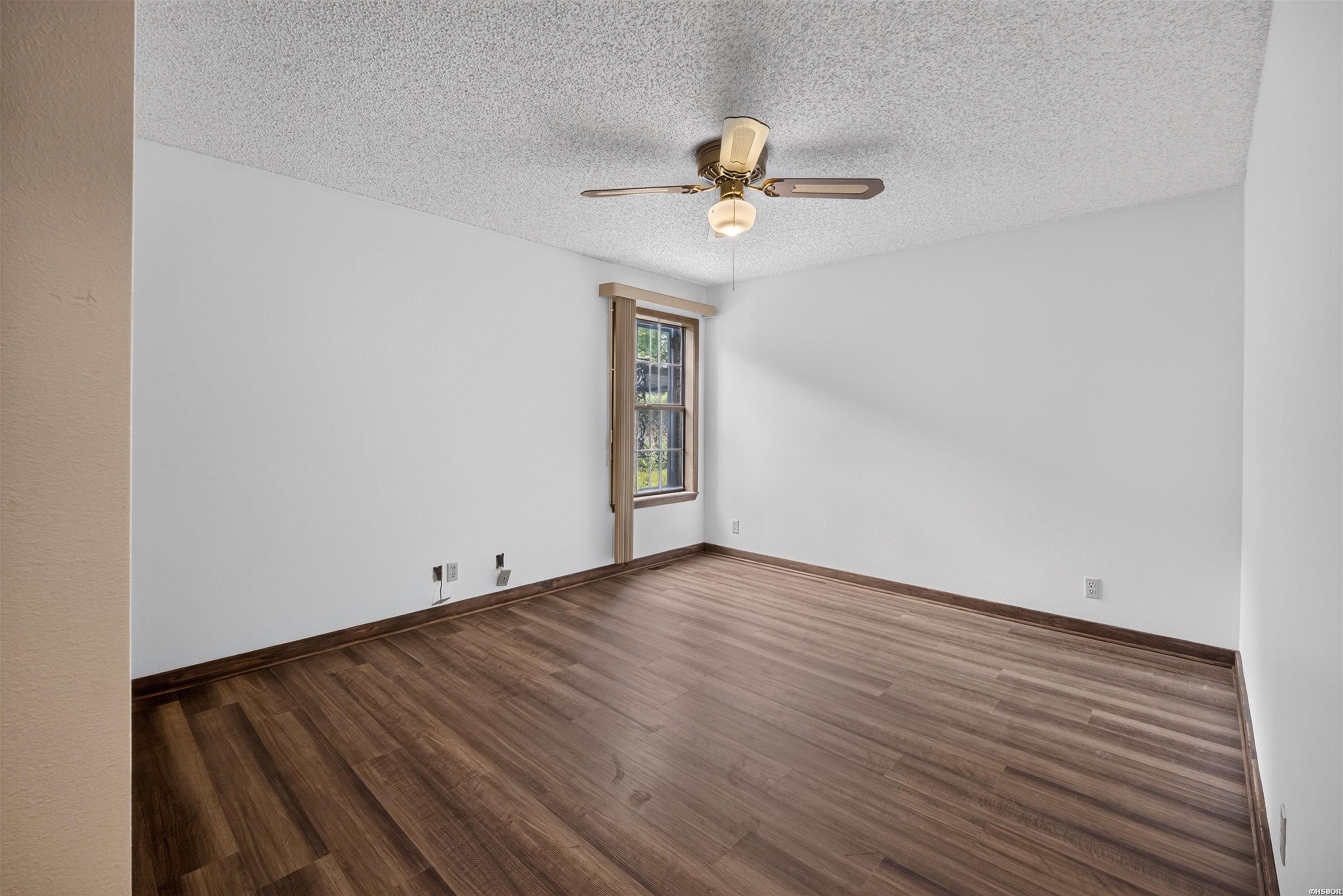 2315 Lakeshore Drive Property Photo 12
