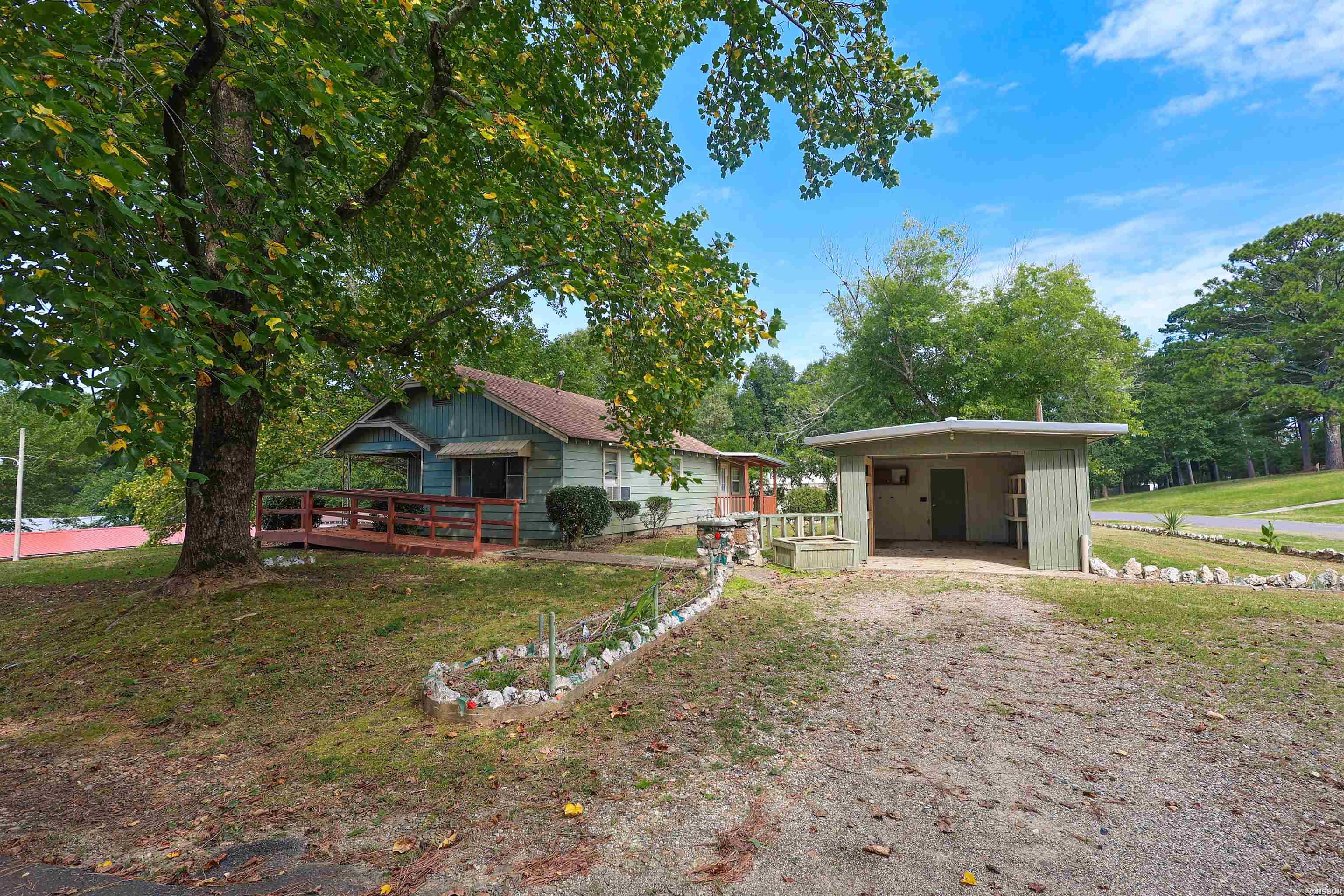 735 S 6th Street Property Photo 2
