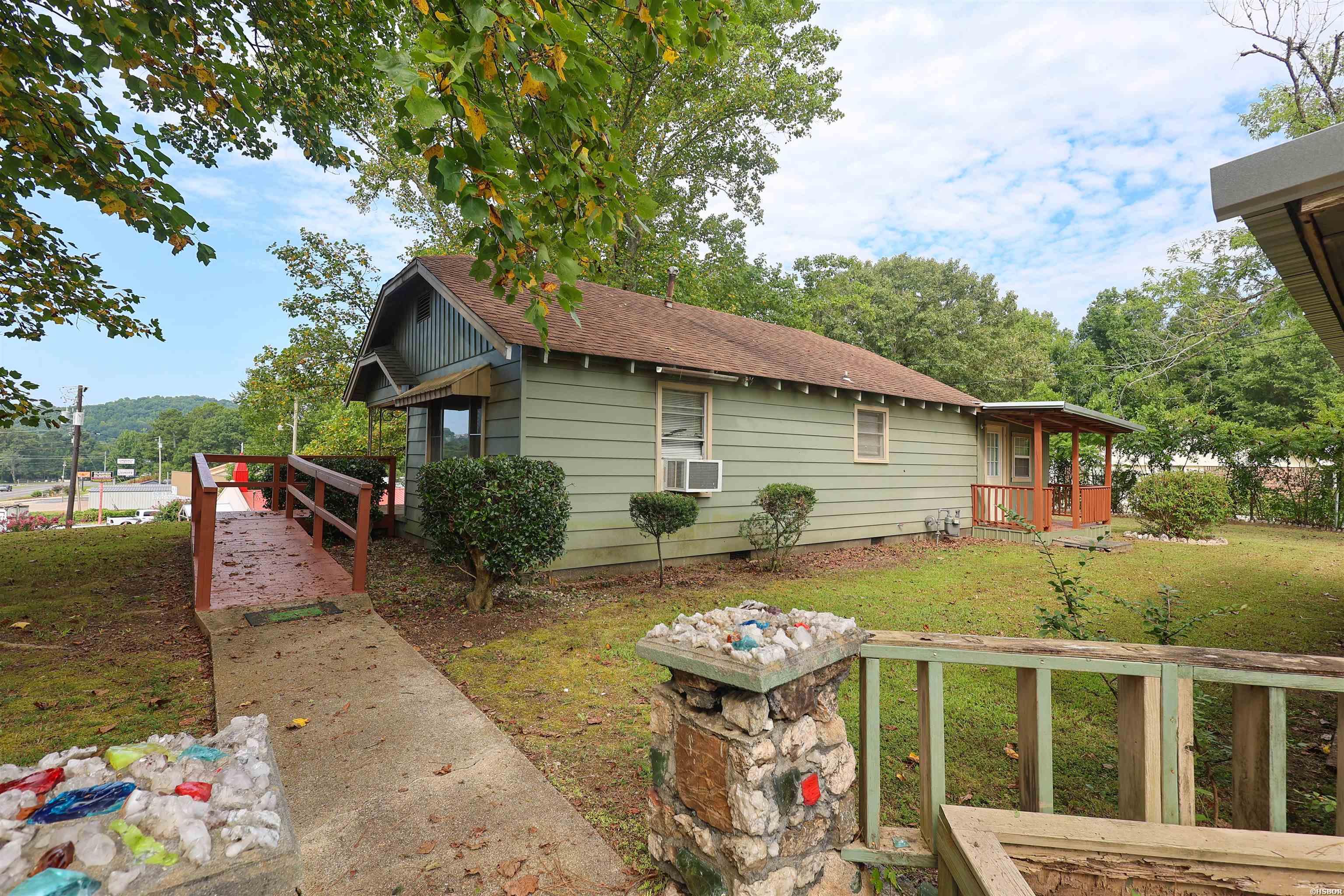735 S 6th Street Property Photo 4